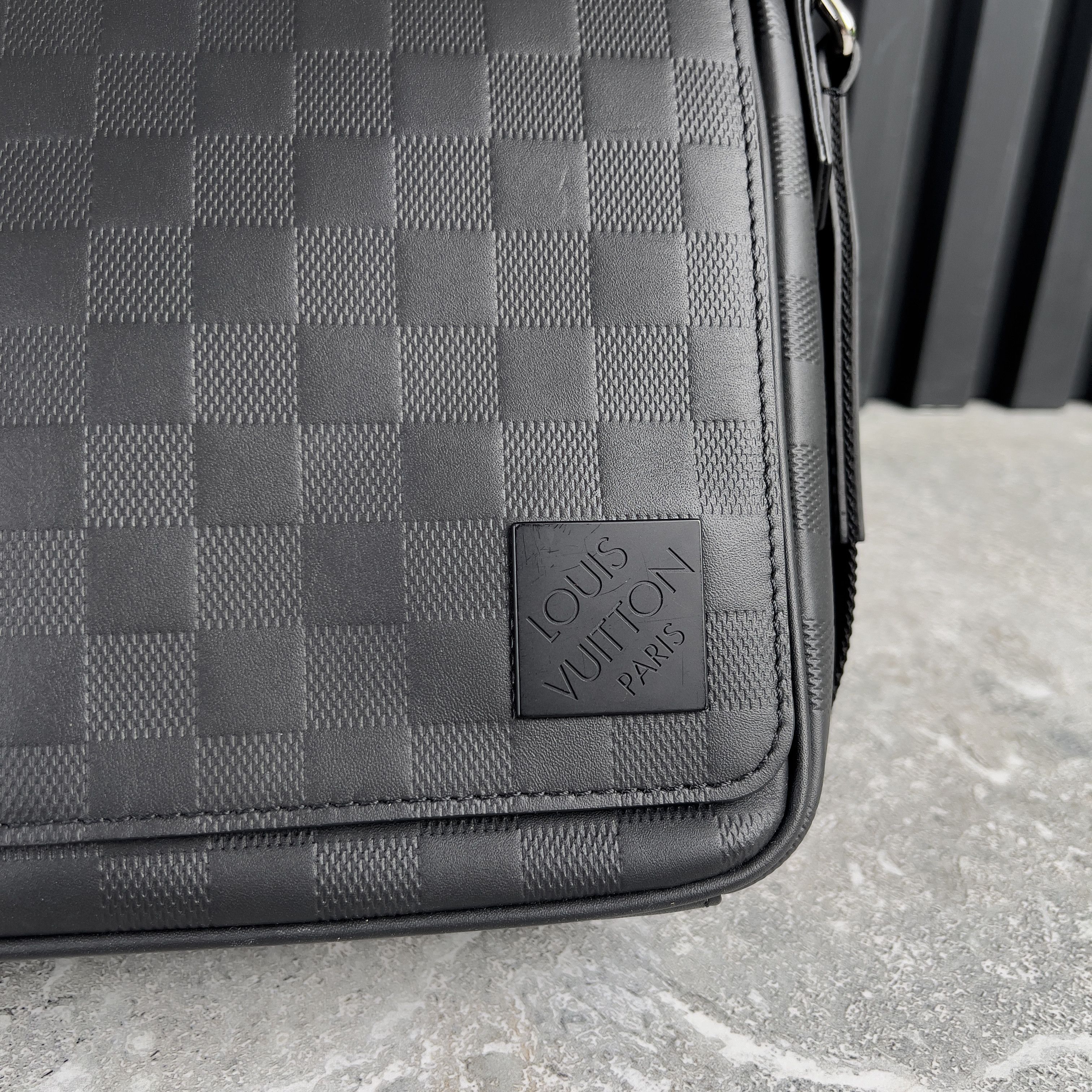 Louis Vuitton Damier Infini District PM Crossbody Messenger Bag Leather Size ONE SIZE - 8 Thumbnail