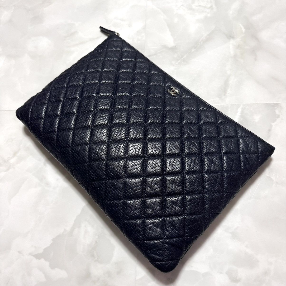 Chanel Chanel COCO patch, matelassé leather clutch bag, dark navy Size ONE SIZE - 10 Thumbnail