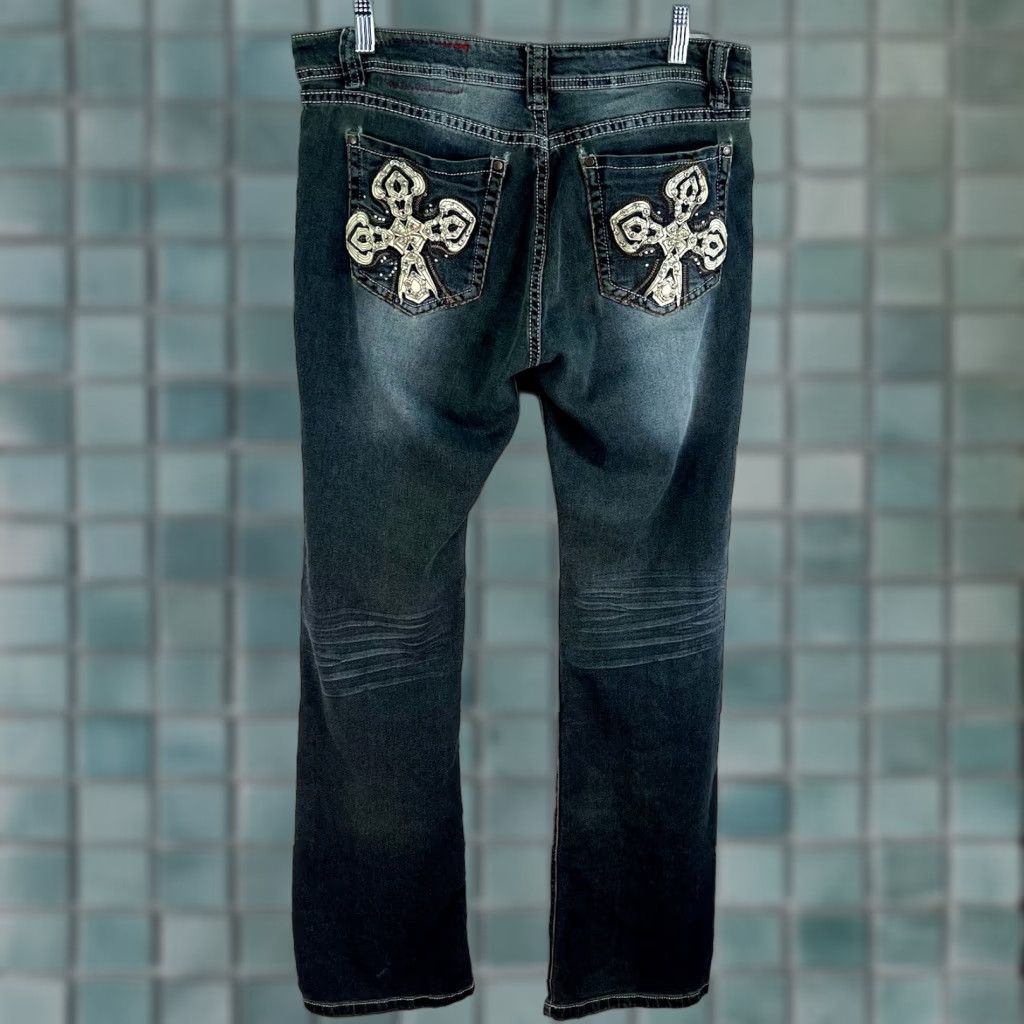 Vintage VINTAGE Red Label London Rose Royce Denim Jeans Womens 30 35X33 Blue Dark Wash Rhinestone Zipper Straight 5-Pocket Size 30" / US 8 / IT 44 - 1 Thumbnail
