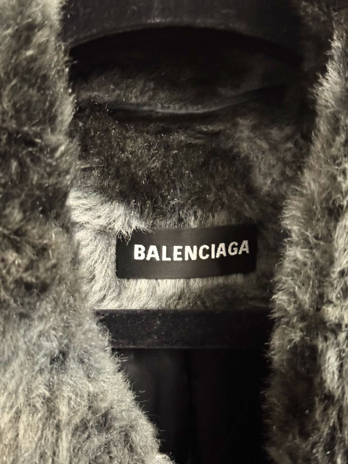 Balenciaga balenciaga faux fur printed runway coat men 46 oversized Size US S / EU 44-46 / 1 - 2 Thumbnail