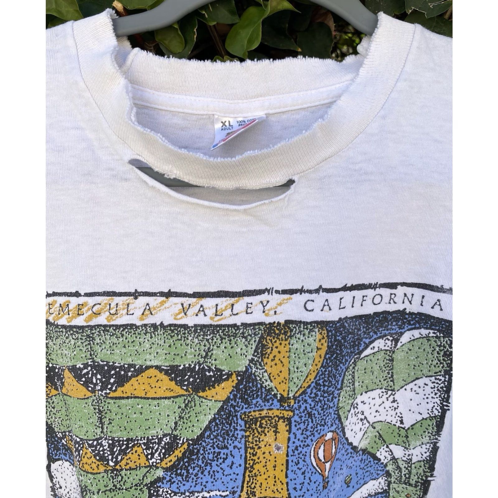 Fruit Of The Loom VINTAGE Fruit of the Loom T-Shirt White XL Temecula Valley California Wine Country Graphic Print Thrashed Holes Short Sleeve Mens Vintage Size US XL / EU 56 / 4 - 5 Thumbnail