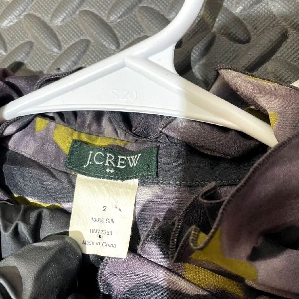 J.Crew J. Crew Button-Up Silk Blouse Sleeveless Floral Gray Green Ruffle Collar Women 2 Regular Size XS / US 0-2 / IT 36-38 - 2 Thumbnail