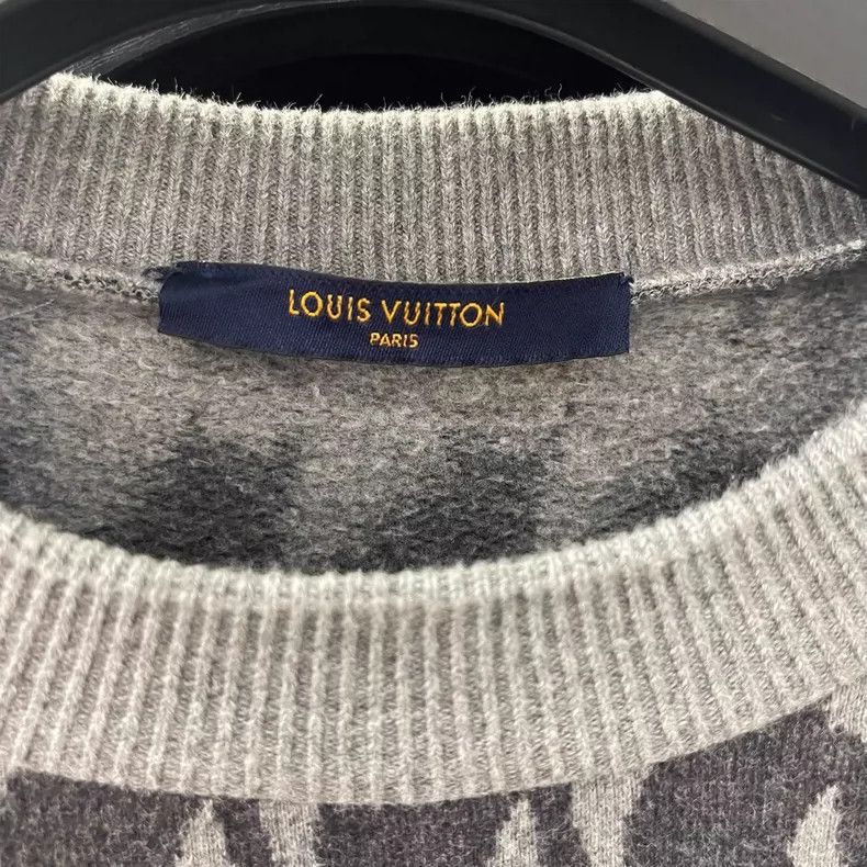 Louis Vuitton Louis Vuitton Portrait full print long sleeves Size US M / EU 48-50 / 2 - 3 Thumbnail