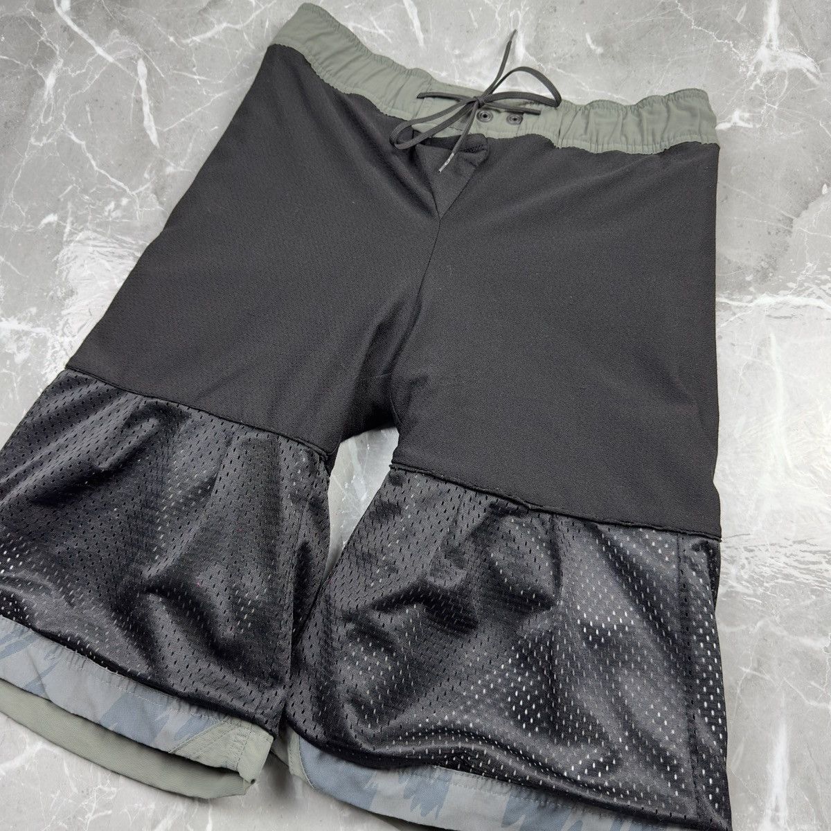 Oakley Archive☠️ Vintage Oakley Monogram Red Tab Shorts Size US 32 / EU 48 - 11 Thumbnail