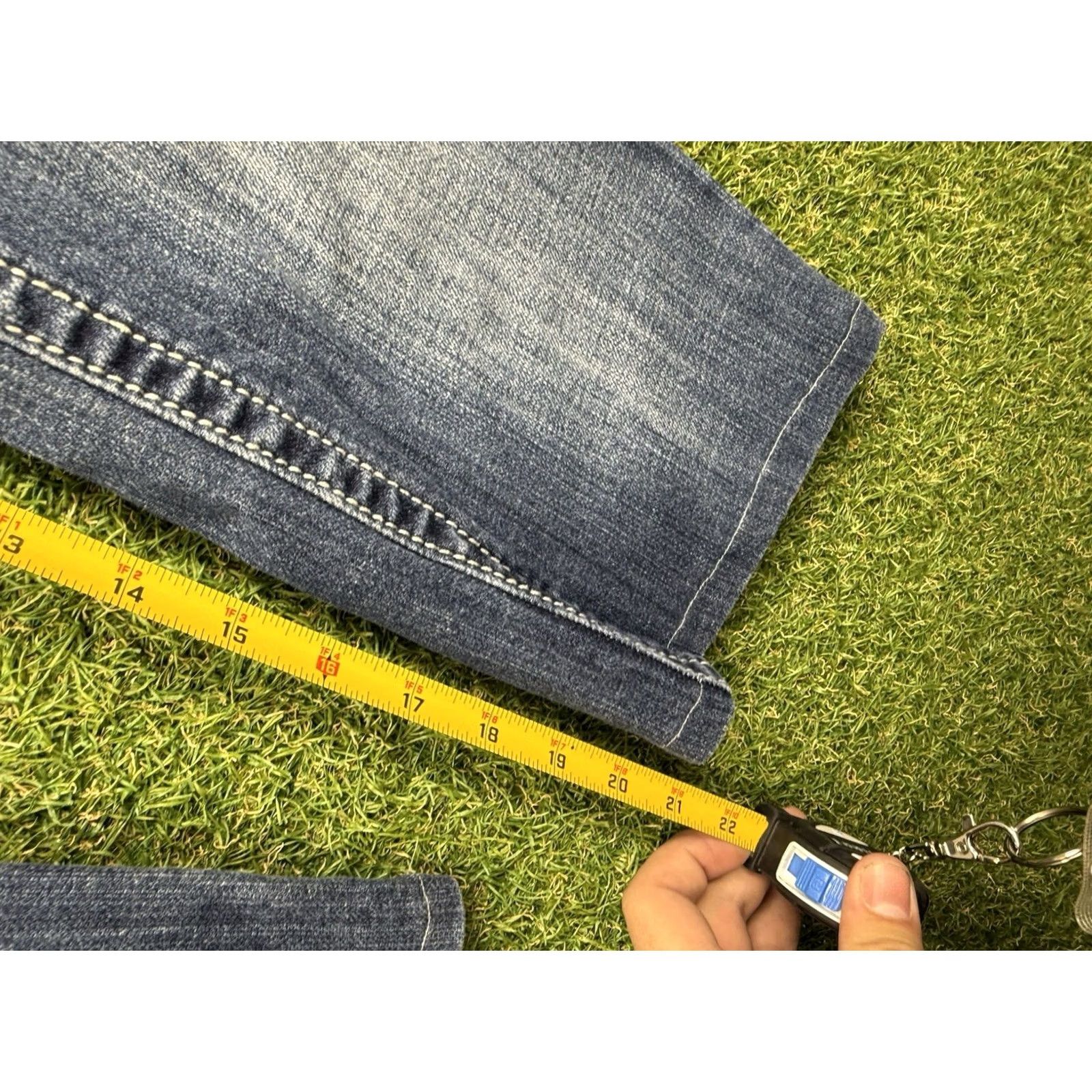 Miss Me Miss Me Jeans Capri 28x21 Denim Distressed Embellished 5-Pocket Blue Womens Size 28" / US 6 / IT 42 - 5 Thumbnail