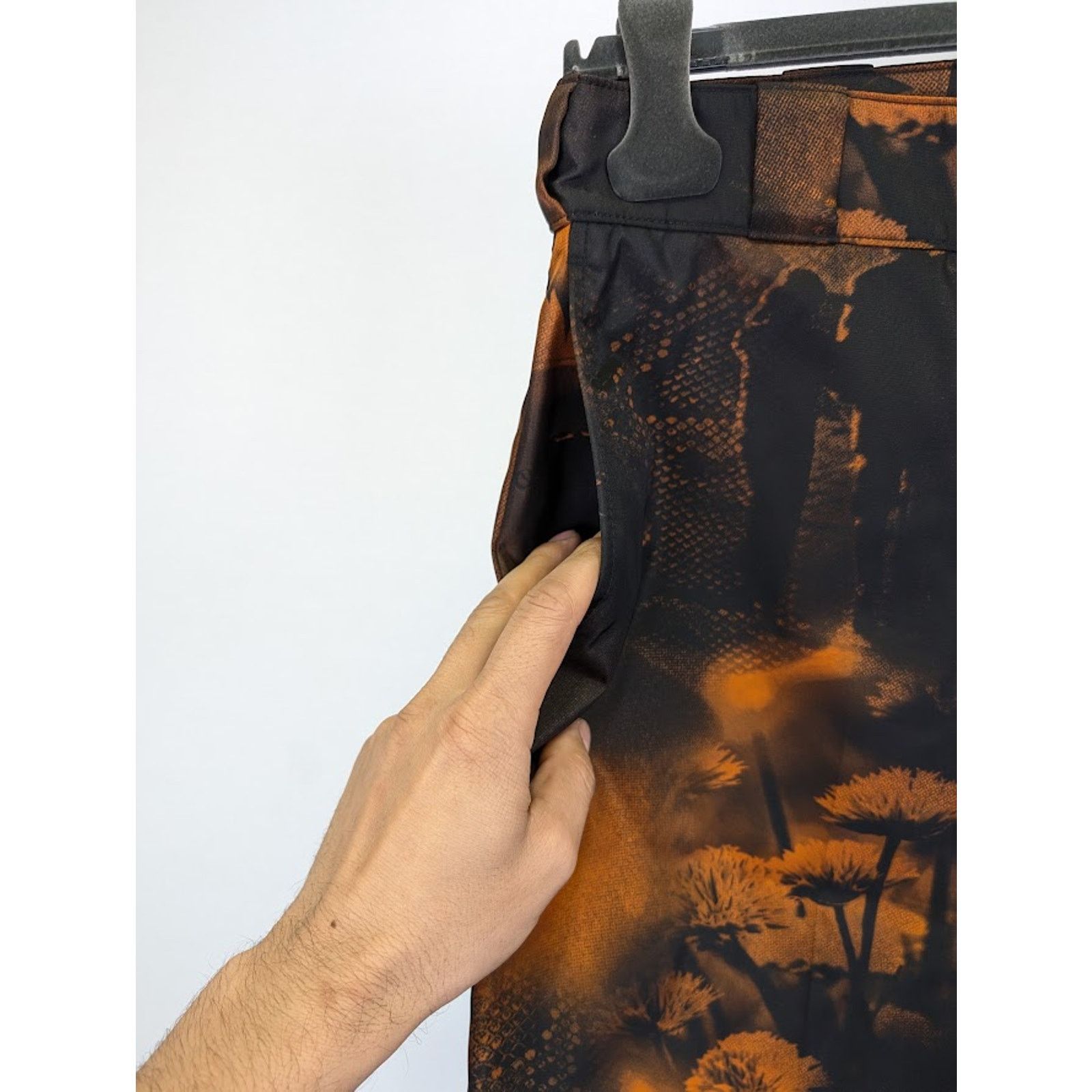 Prada o1rshd1 Re-Nylon Human Pantalone Shorts in Arancio Size US 34 / EU 50 - 9 Thumbnail