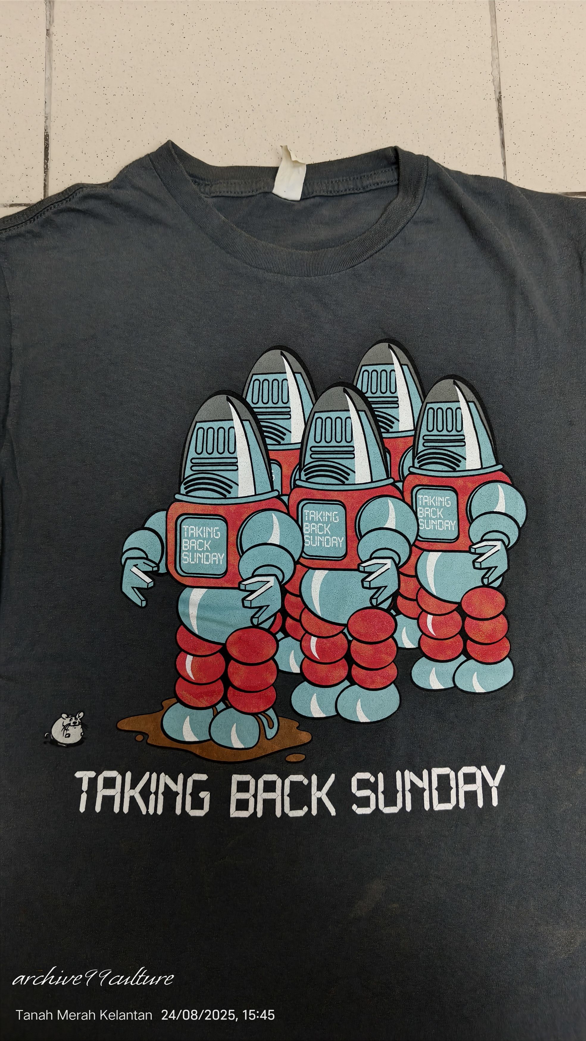 Band Tees Vintage Taking Back Sunday emo robot rock band tee Size US M / EU 48-50 / 2 - 5 Thumbnail