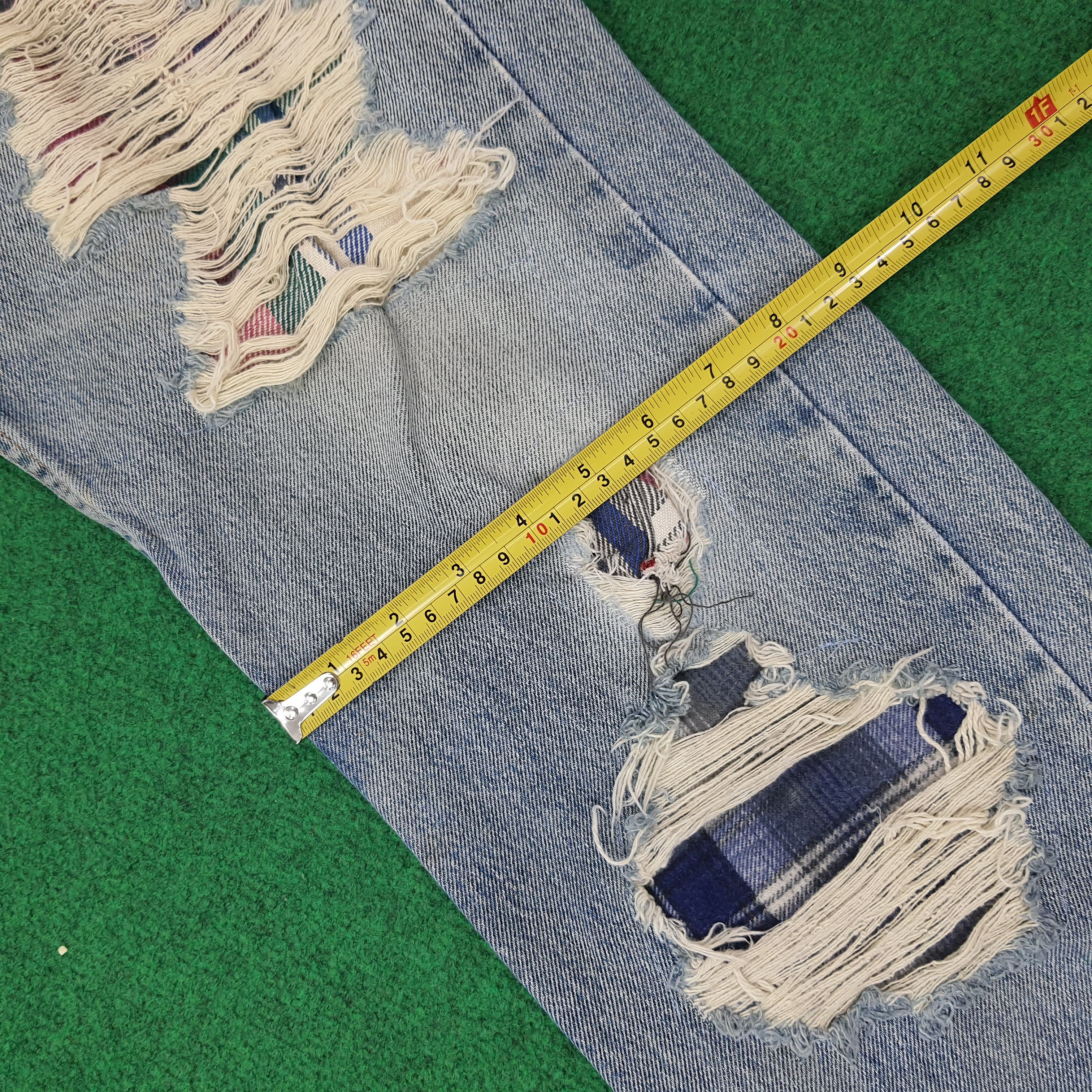 Levi's Vintage Levi's 505 Authentic Red Tab Destressed Jean C228N19 Size US 32 / EU 48 - 16 Thumbnail