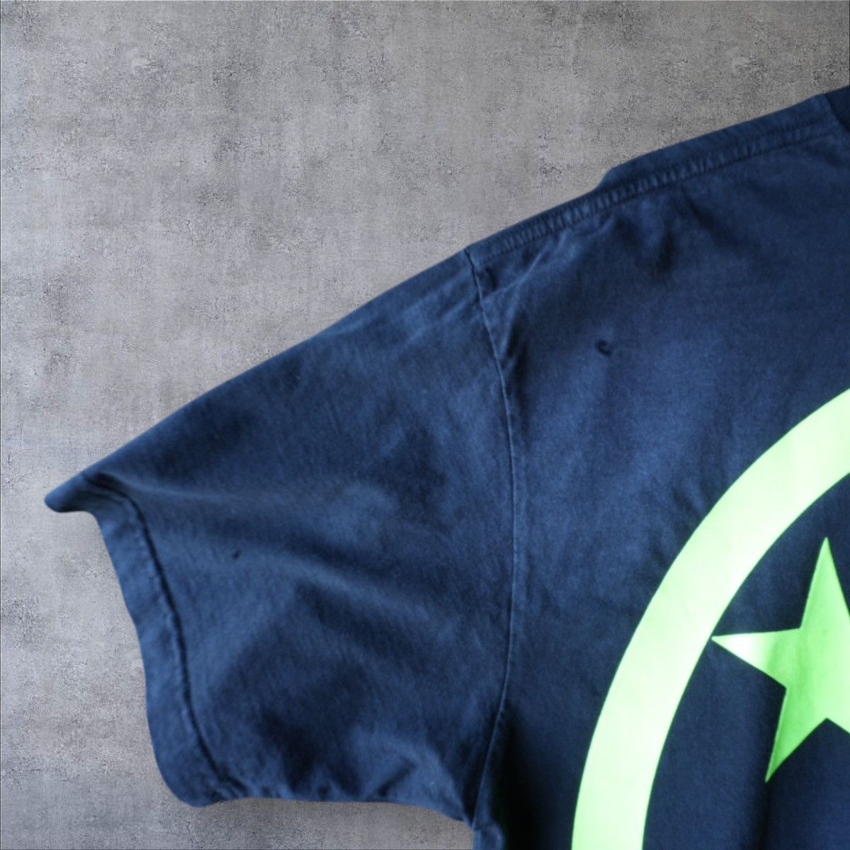 HELLSTAR LIGHTLY WORN HELLSTAR SPORTS CORE GEL NEON LOGO TEE SIZE L Size US L / EU 52-54 / 3 - 9 Thumbnail