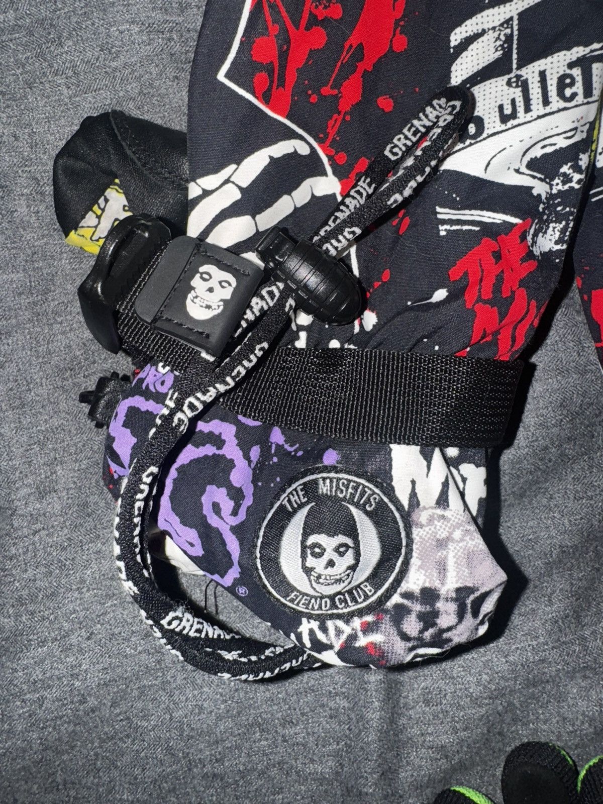 Grenade RARE MISFITS X GRENADE GLOVES + MITTENS 2007 DROP SIZE SMALL Size ONE SIZE - 6 Thumbnail