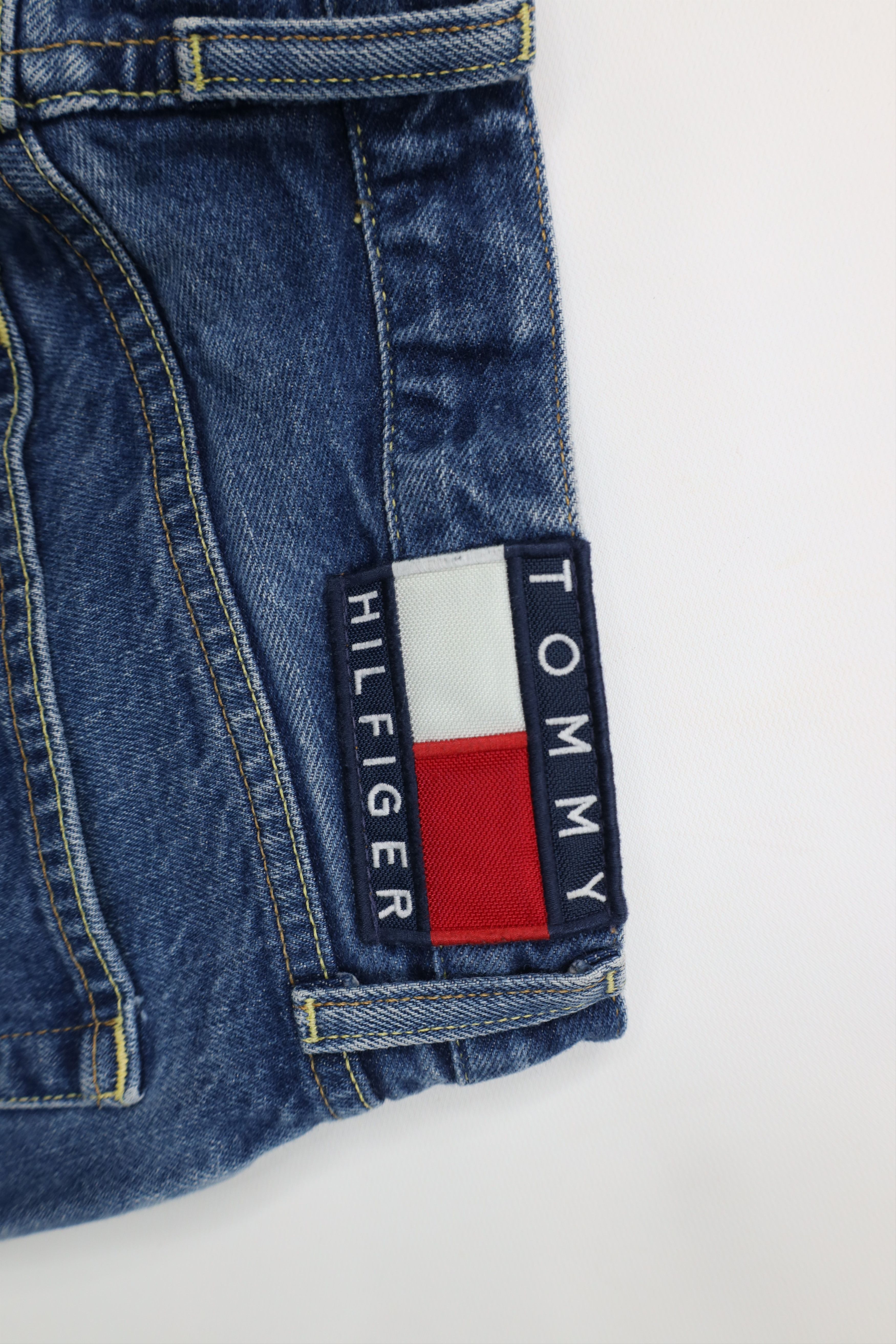 Tommy Hilfiger Vintage 90s Tommy Hilfiger Relaxed Fit Wide Leg Denim Jeans Size US 34 / EU 50 - 12 Thumbnail
