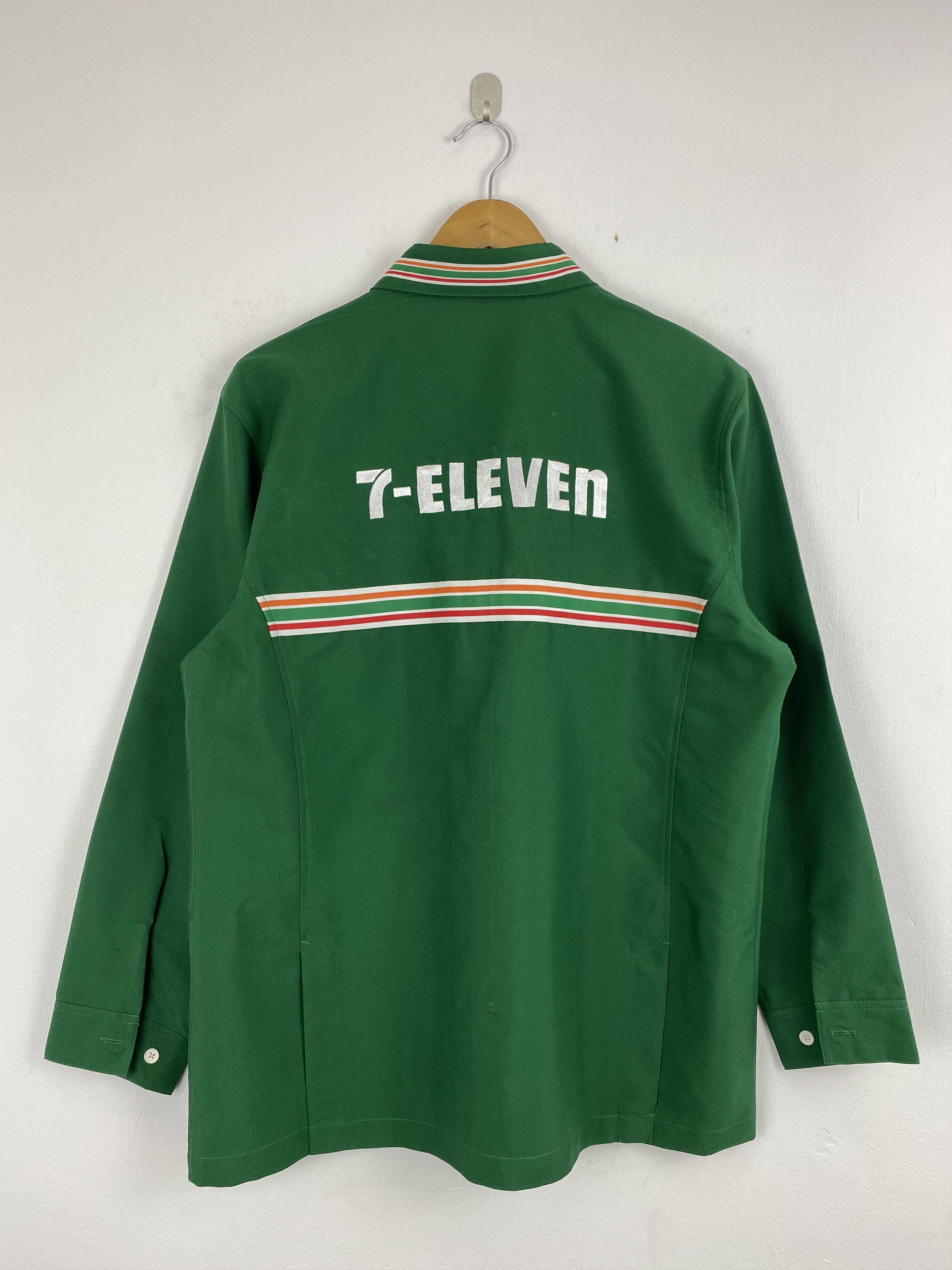 Japanese Brand Vintage 7Eleven Green Uniform Long Sleeve Jacket J2021 Size US L / EU 52-54 / 3 - 3 Thumbnail