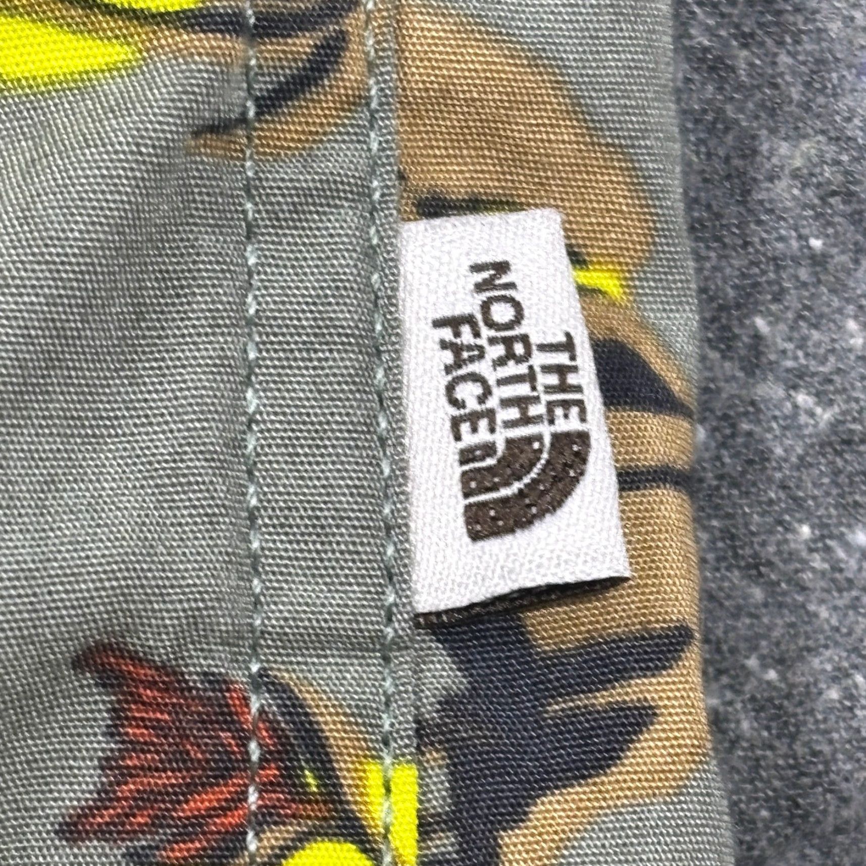 The North Face The North Face Shirt Mens M Green Sun Print Baytrail Short Sleeve Button Up Size US M / EU 48-50 / 2 - 5 Thumbnail