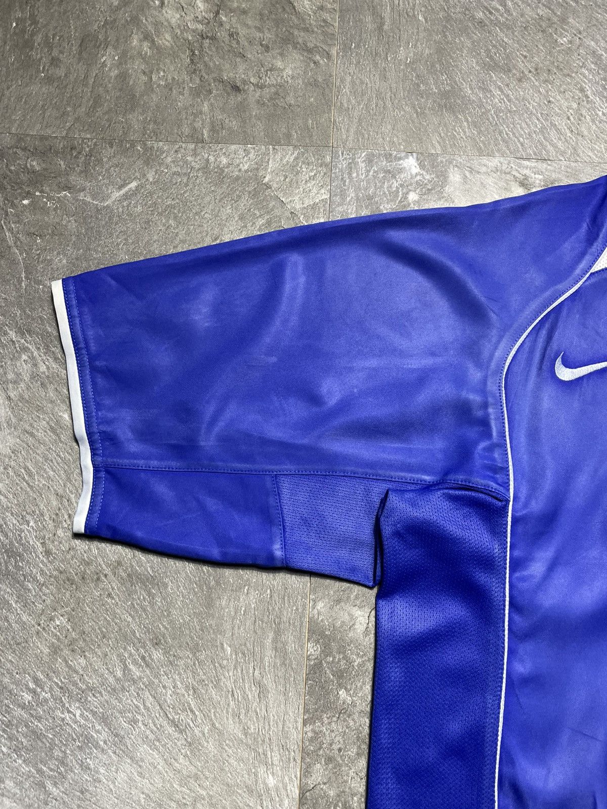 Nike Vintage Nike Brazil 2004 2006 Soccer Football Jersey Size US L / EU 52-54 / 3 - 4 Thumbnail
