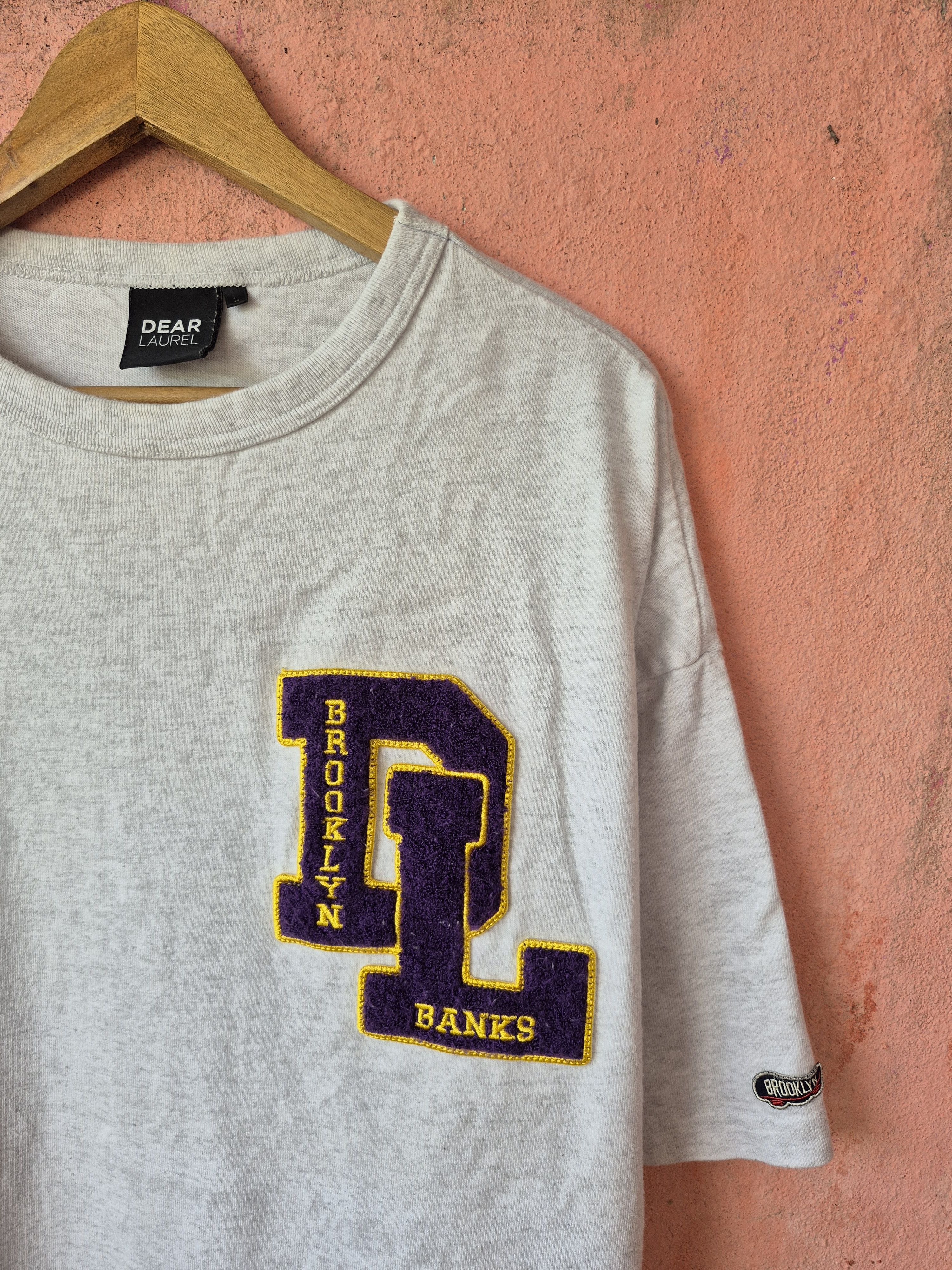 Japanese Brand 🔥 Dear Laurel Brooklyn Banks Tee Size US L / EU 52-54 / 3 - 2 Thumbnail