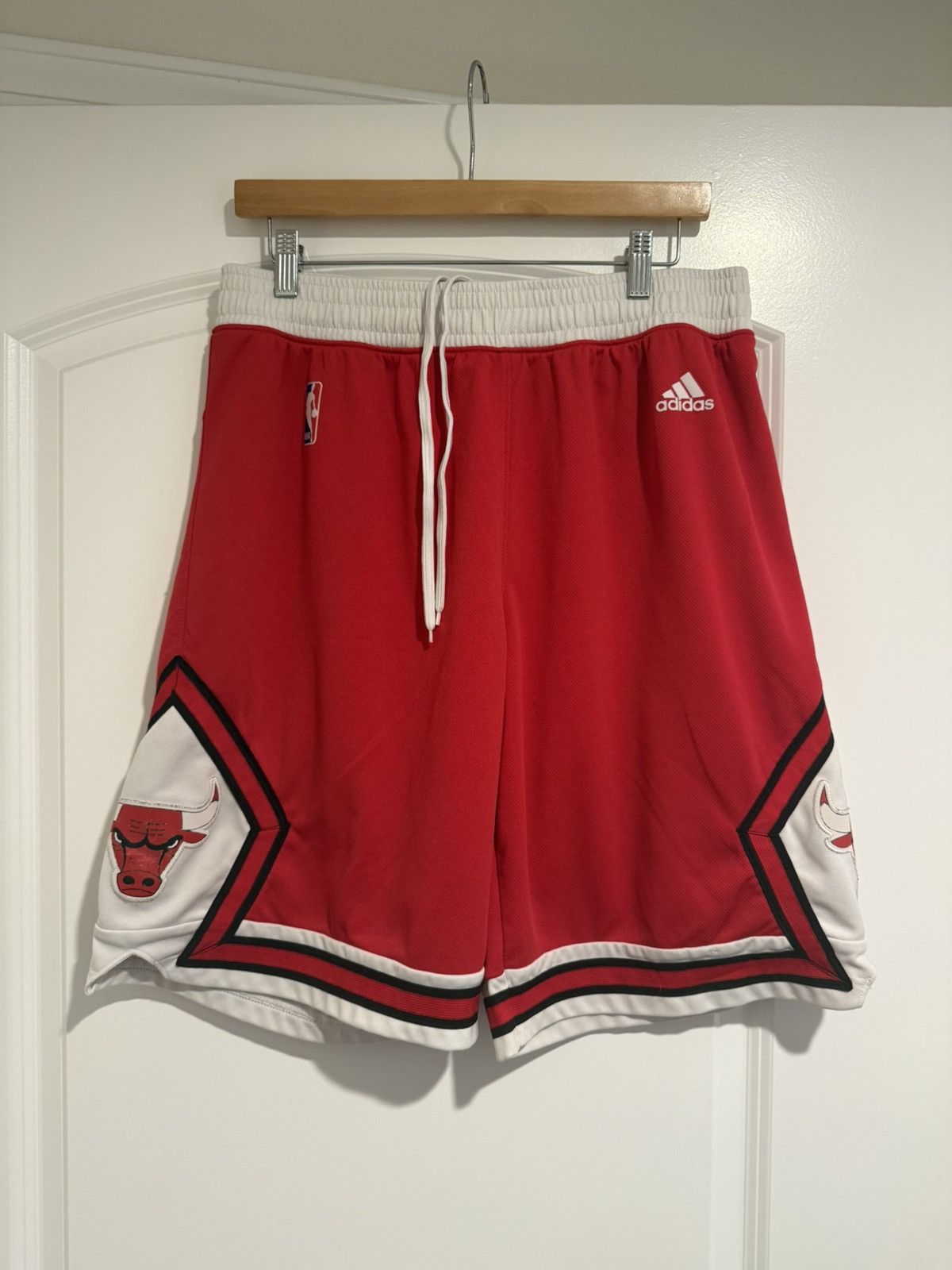 Adidas Chicago Bulls Team Shorts Size US 33 - 1 Thumbnail