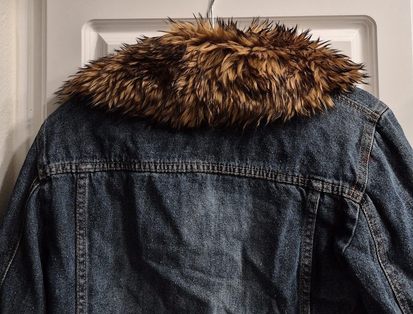 Faded Glory Faded Glory Medium Jean Jacket With Faux Fur Lining Size M / US 6-8 / IT 42-44 - 7 Thumbnail