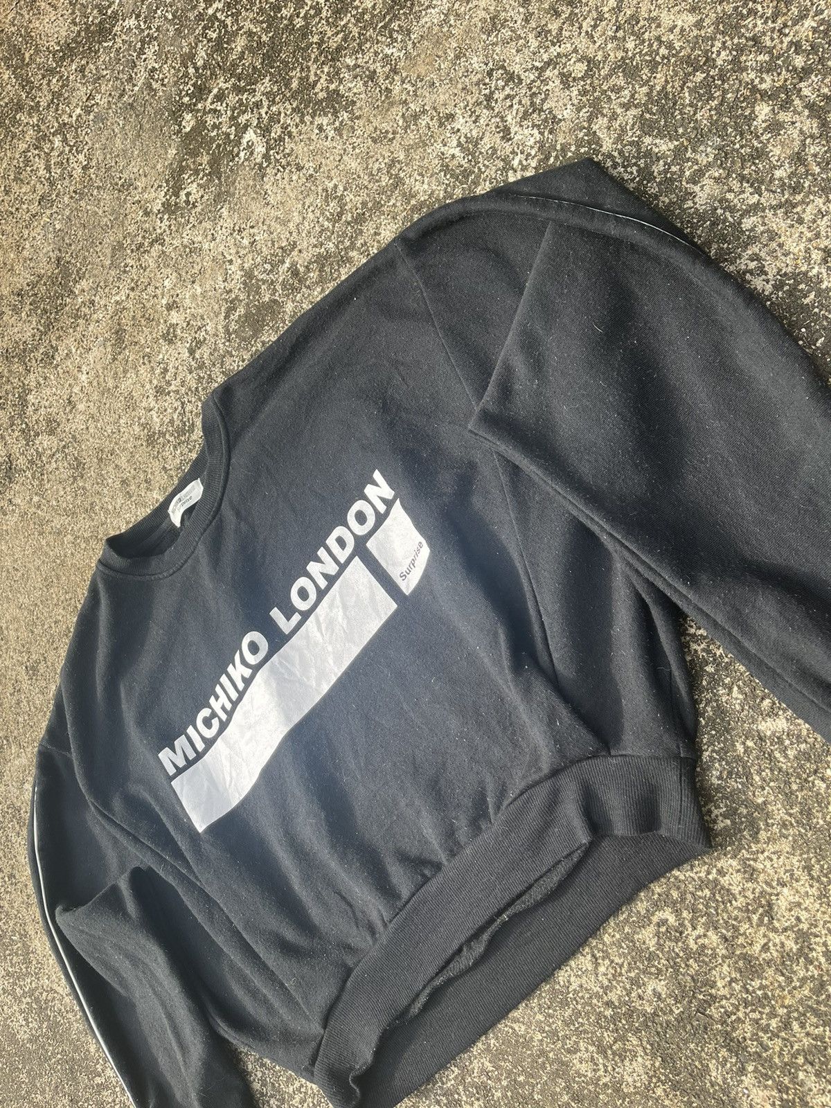 Michiko Koshino London Michiko London Surprise Black Cropped Sweatshirt Size M / US 6-8 / IT 42-44 - 2 Thumbnail