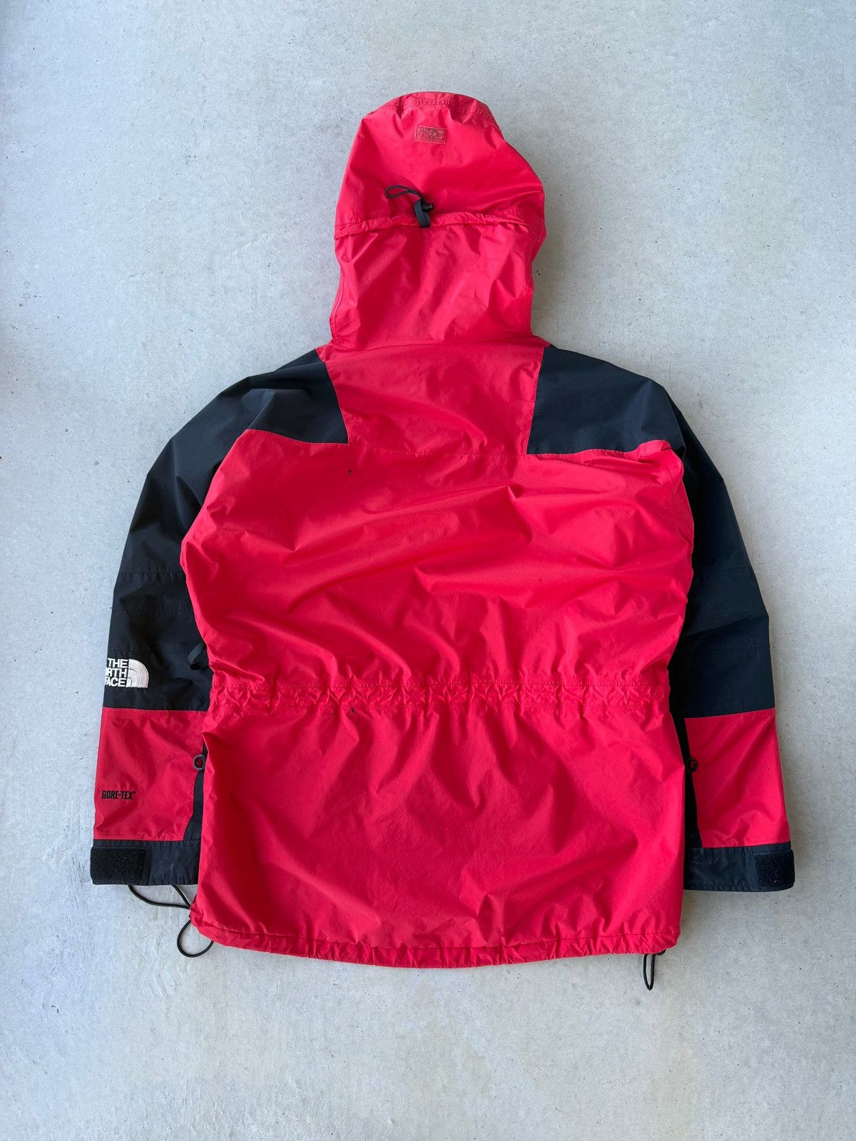 The North Face Vintage 90s The North Face Gortex Red Hooded Jacket Size US L / EU 52-54 / 3 - 2 Thumbnail