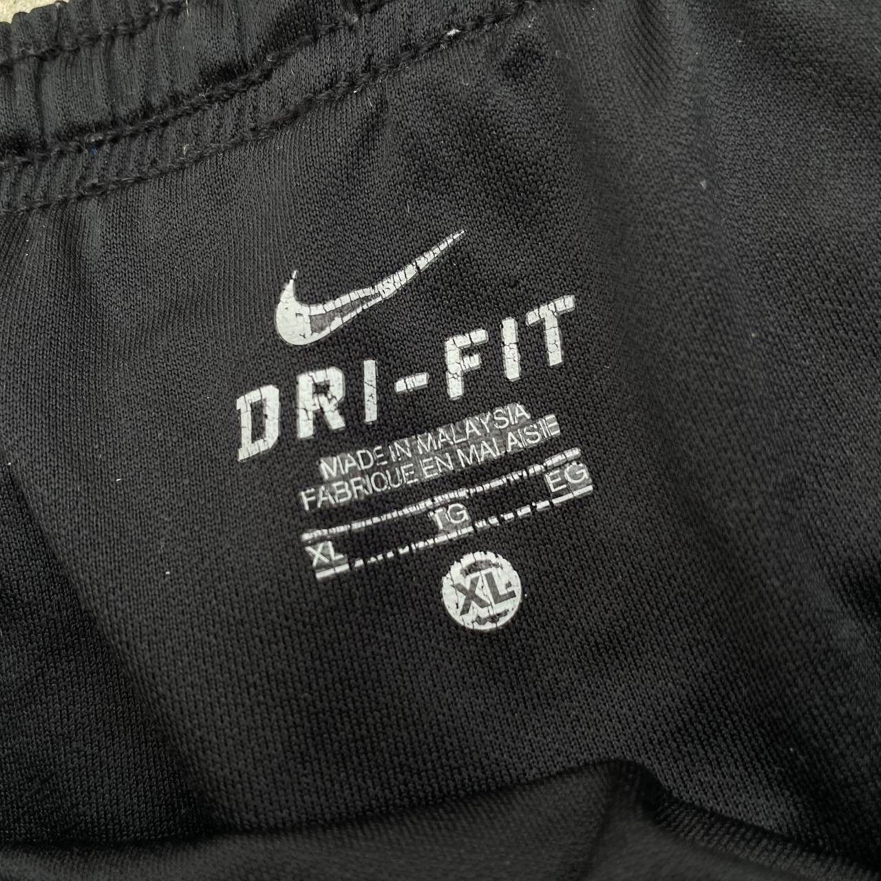 Nike Vintage Japanese Style Nike Dri-Fit Shorts Y2K 00s Sportwear Size US 33 - 8 Thumbnail