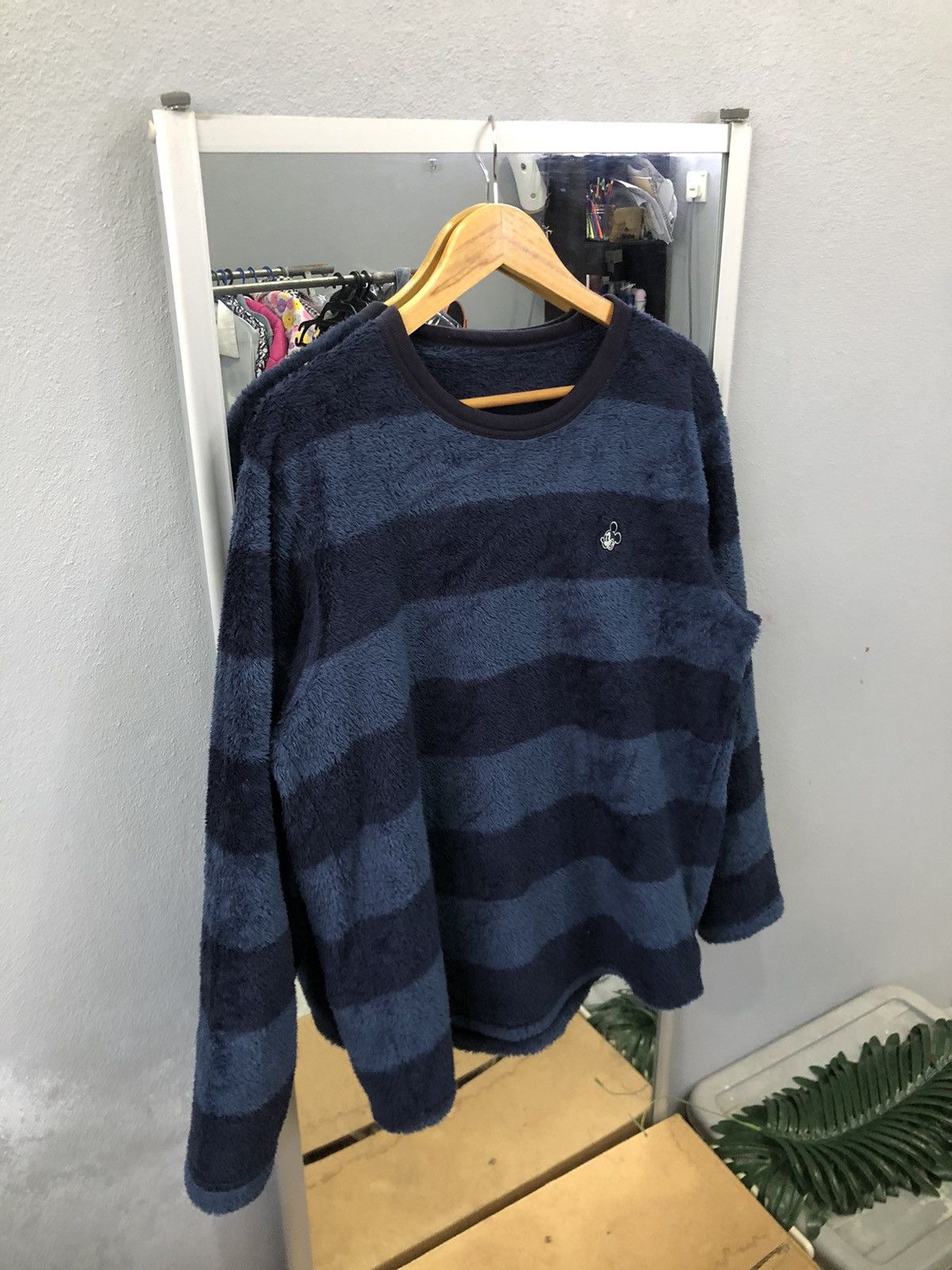Uniqlo Disney x Uniqlo Fuzzy Stripe Mickey Sweater XL Size US XL / EU 56 / 4 - 3 Thumbnail