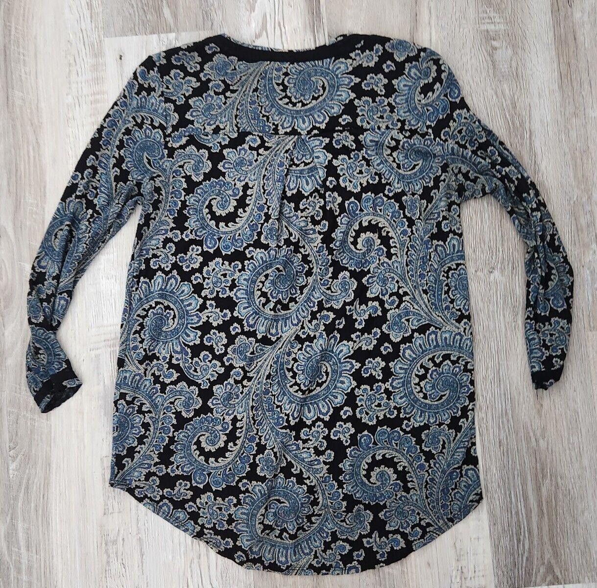 Lucky Brand Lucky Brand Top V Neck Small Blue Black Paisley V Neck Size S / US 4 / IT 40 - 2 Thumbnail