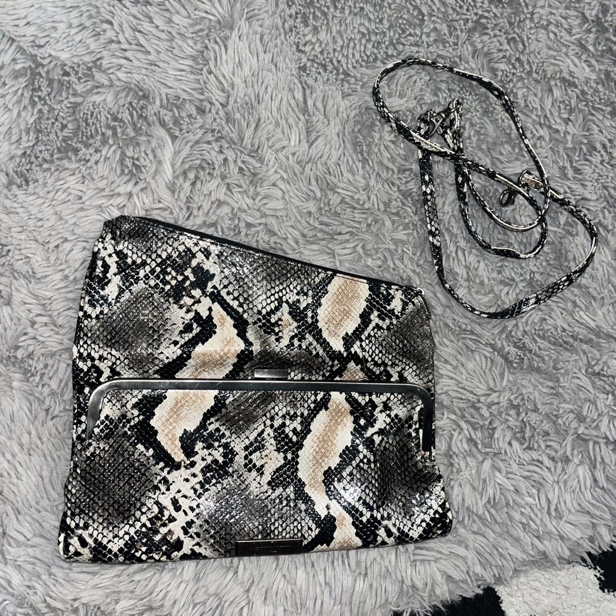 Jessica Simpson Jessica Simpson Black and Cream Snakeskin Crossbody Bag Size ONE SIZE - 3 Thumbnail