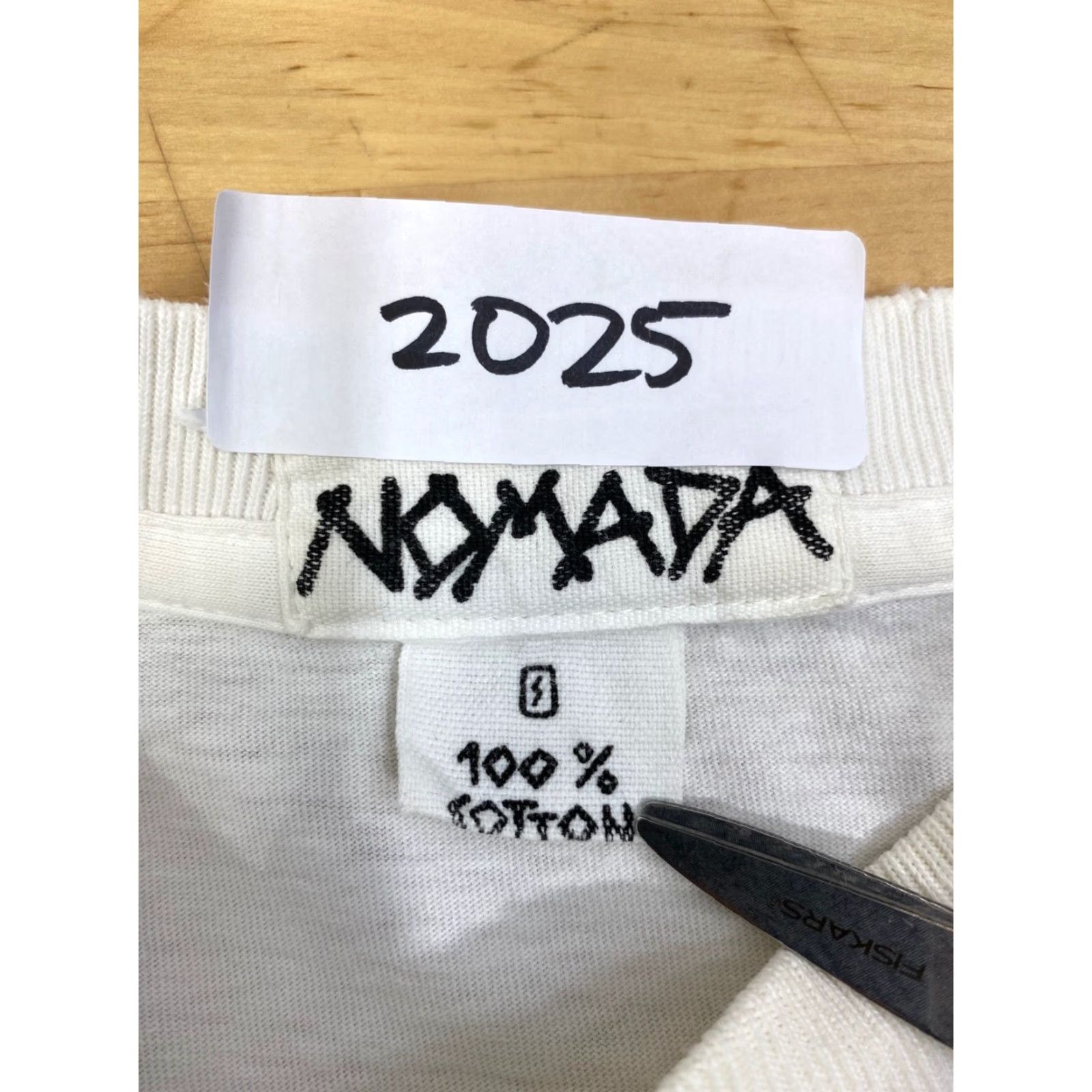 Nomad VINTAGE Nomada T-Shirt Men’s Galapagos Islands Blue Footed Booby Size S White Crew Neck Long Sleeve 100% Cotton Shirt Mens Size US S / EU 44-46 / 1 - 6 Thumbnail