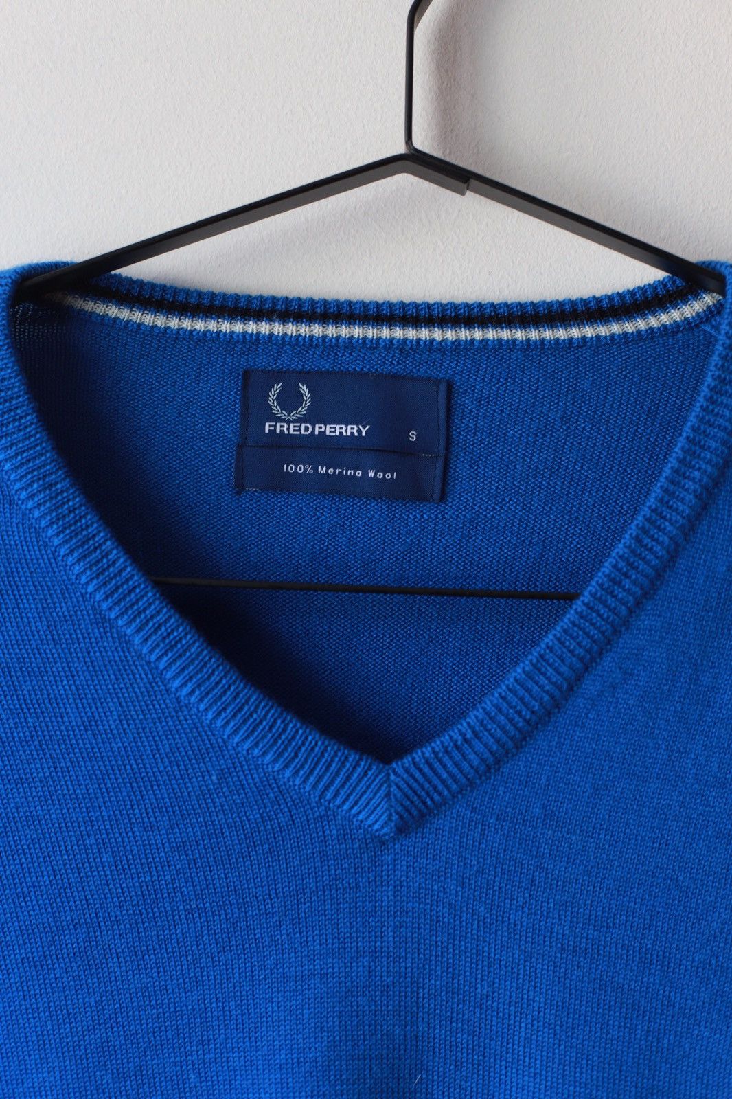 Fred Perry Fred Perry Classic V-Neck Blue Jumper Size US S / EU 44-46 / 1 - 4 Thumbnail