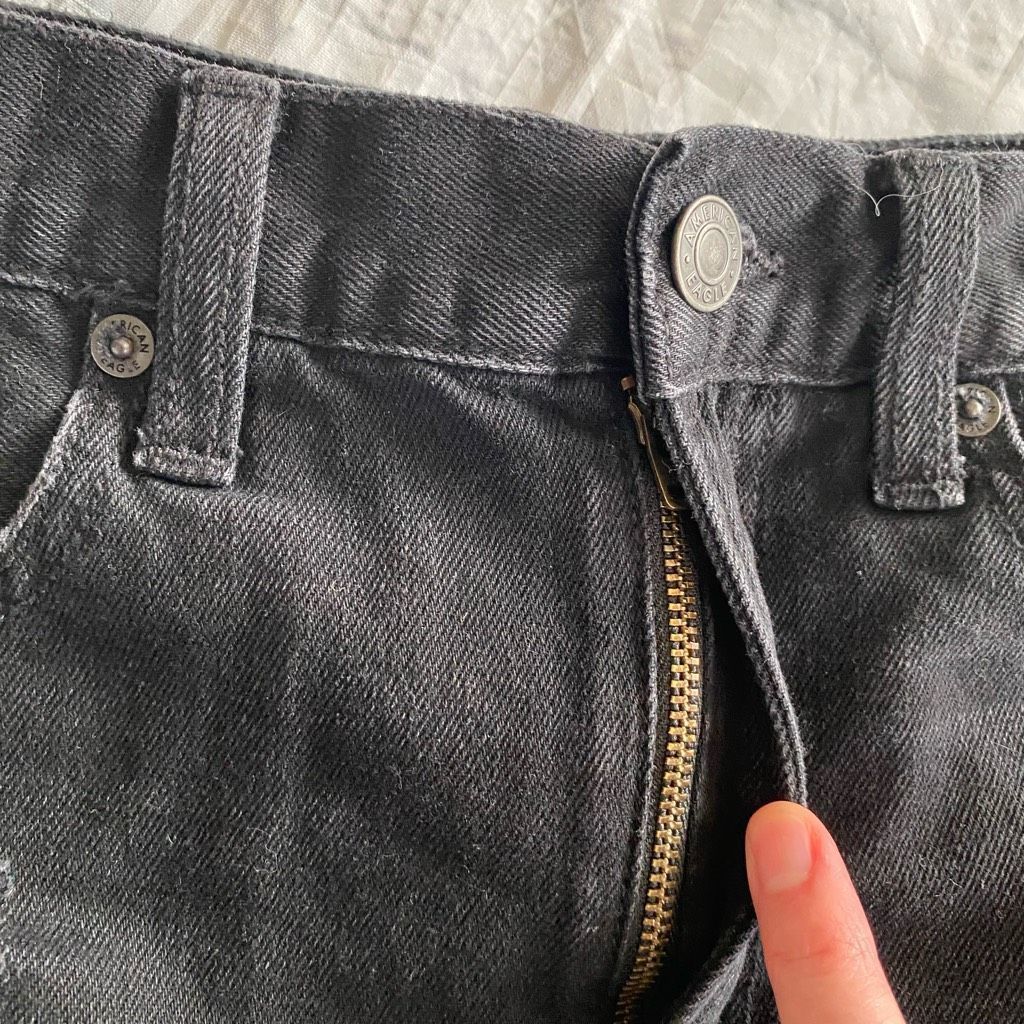 American Eagle Outfitters American Eagle women 2 cotton blend ripped distressed black Size 26" / US 2 / IT 38 - 2 Thumbnail