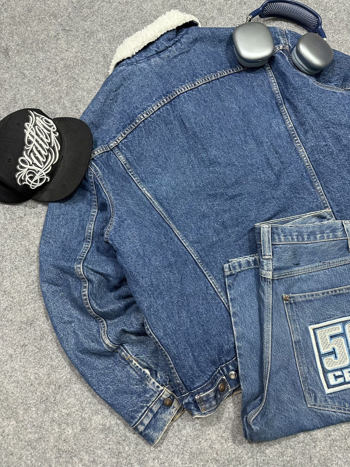 Levi's Vintage Clothing Crazy Vintage 1990’s Levis Denim Jacket (Made in USA🇺🇸) Size US XL / EU 56 / 4 - 11 Thumbnail