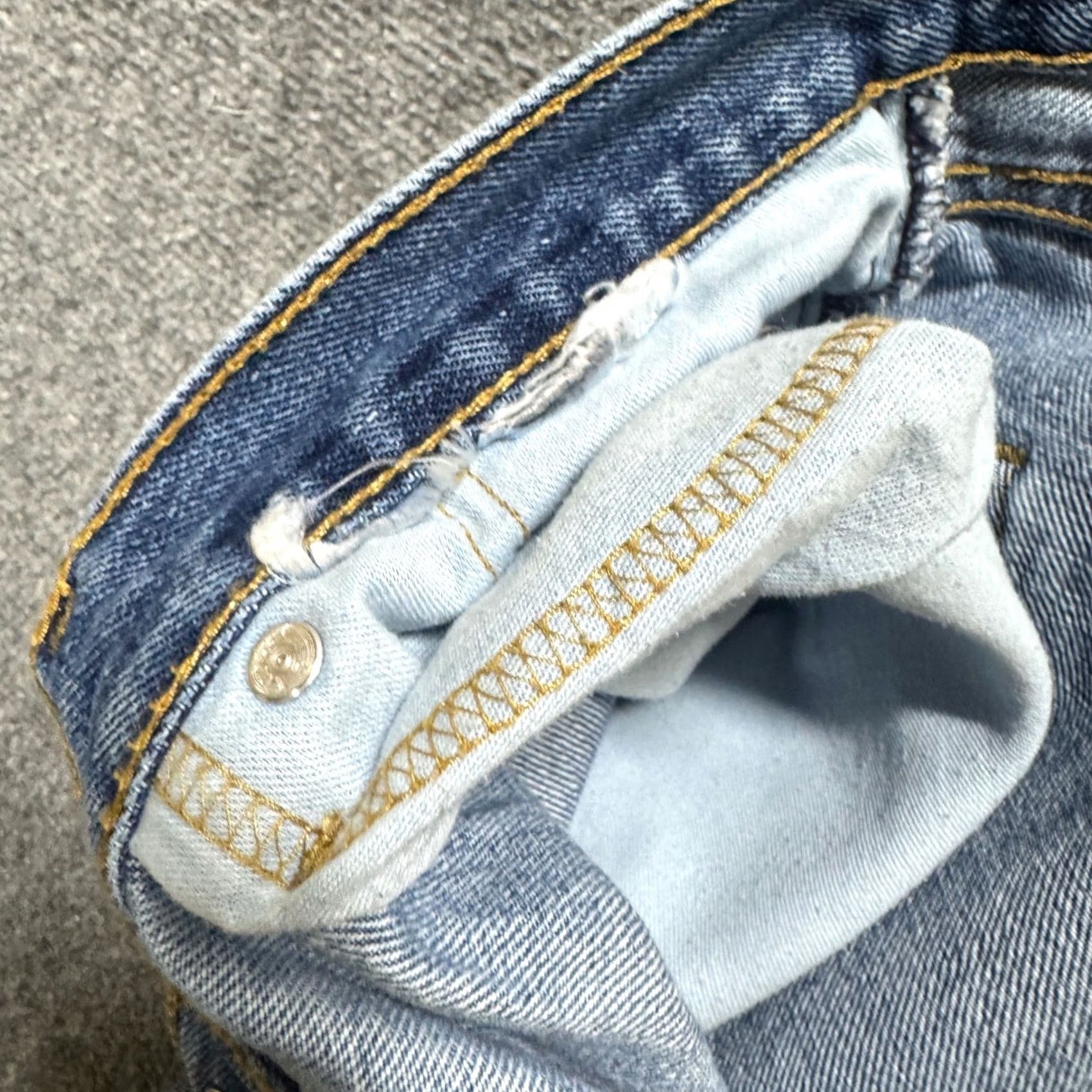 Vintage Levi 550 Denim Jeans Men 38x34 Light Blue Washed Relaxed Fit Original Denim Straight Jeans Mens Blue 550 Levi Jeans Vintage style? Size US 38 / EU 54 - 7 Thumbnail