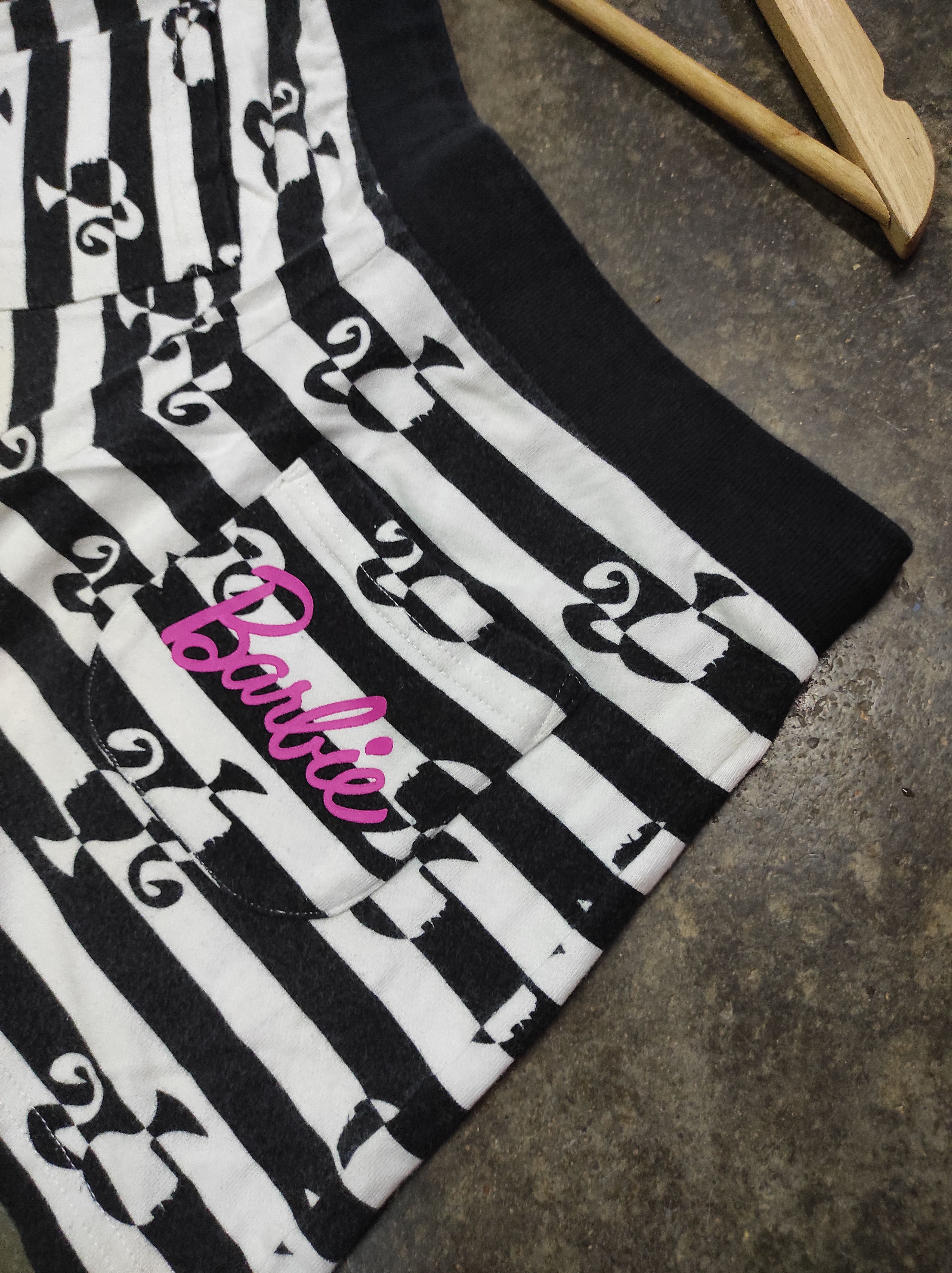 Japanese Brand AIMERTEEL X BARBIE SHORT PANTS Size 28" / US 6 / IT 42 - 4 Thumbnail