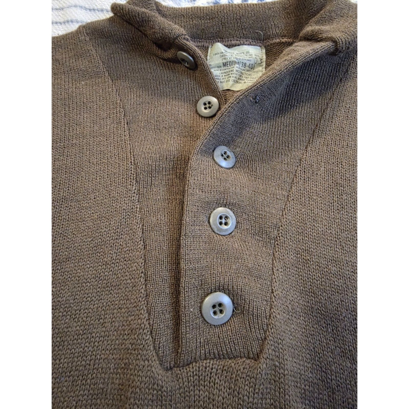 Vintage VINTAGE US Army Henley Sweater Wool Blend Men's Size Medium Brown 5 Button Mock Neck Slim Knit Long Sleeve Casual Workwear 80s Army USA Mens Size US M / EU 48-50 / 2 - 3 Thumbnail