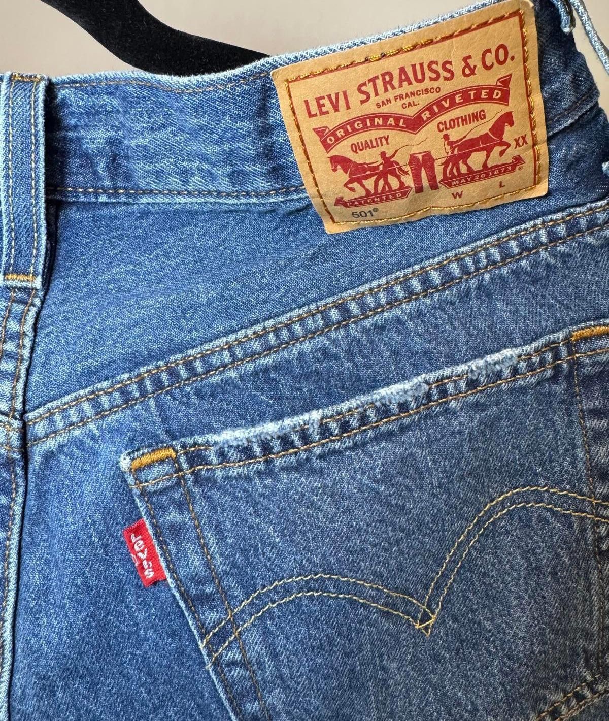 Levi's Levi's Women's Distressed Denim Shorts - Size 28 Size 28" / US 6 / IT 42 - 3 Thumbnail