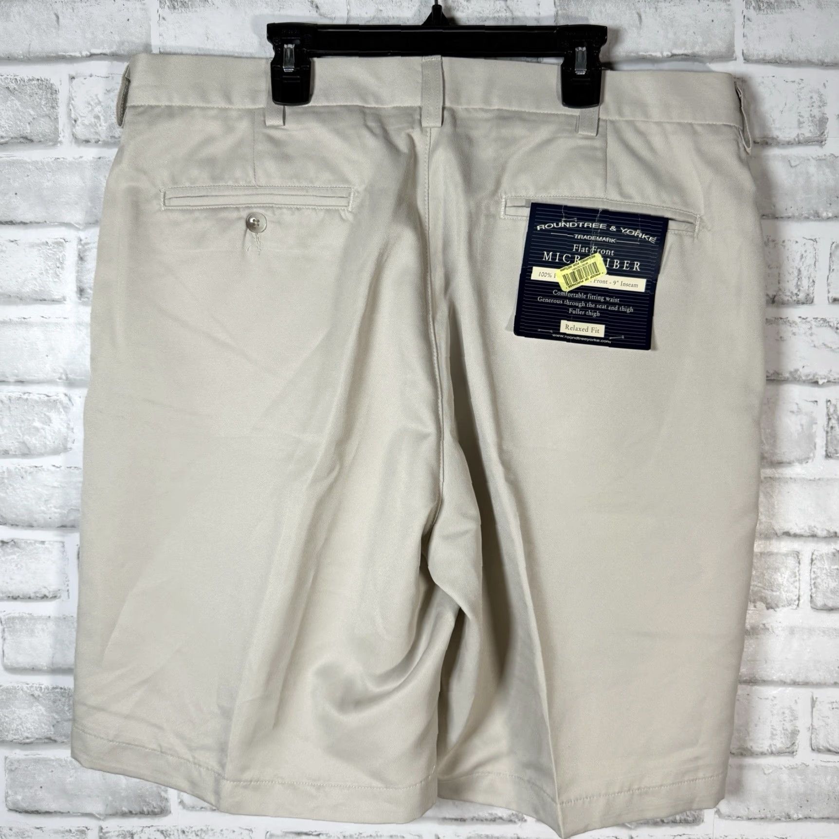 Roundtree & Yorke NWT Roundtree & Yorke Beige 100% Polyester Casual Shorts Mens Size 38 Size US 38 / EU 54 - 5 Thumbnail