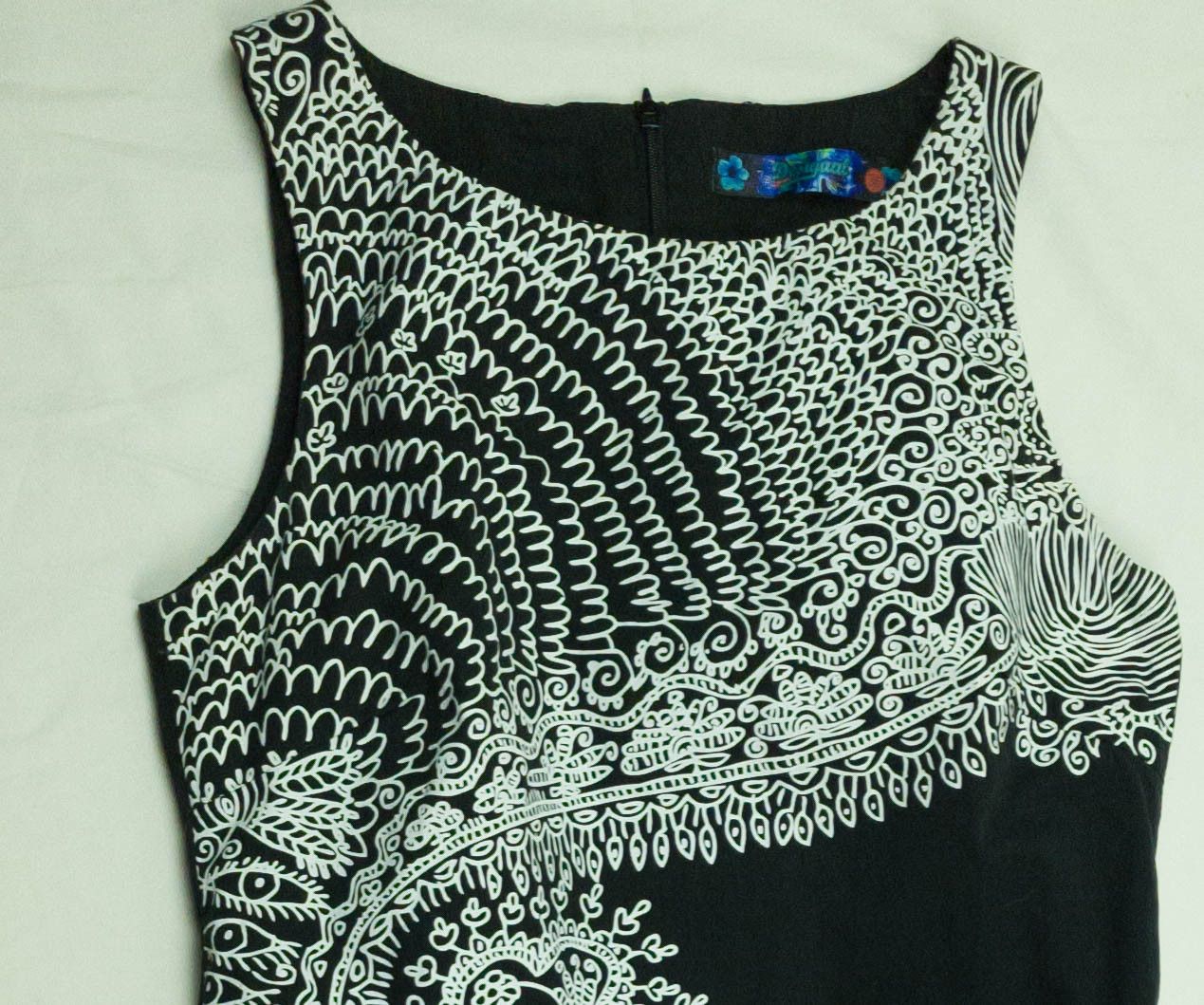 Desigual Desigual womens dress lined sleeveless size S ( LABEL 36) Size S / US 4 / IT 40 - 4 Thumbnail