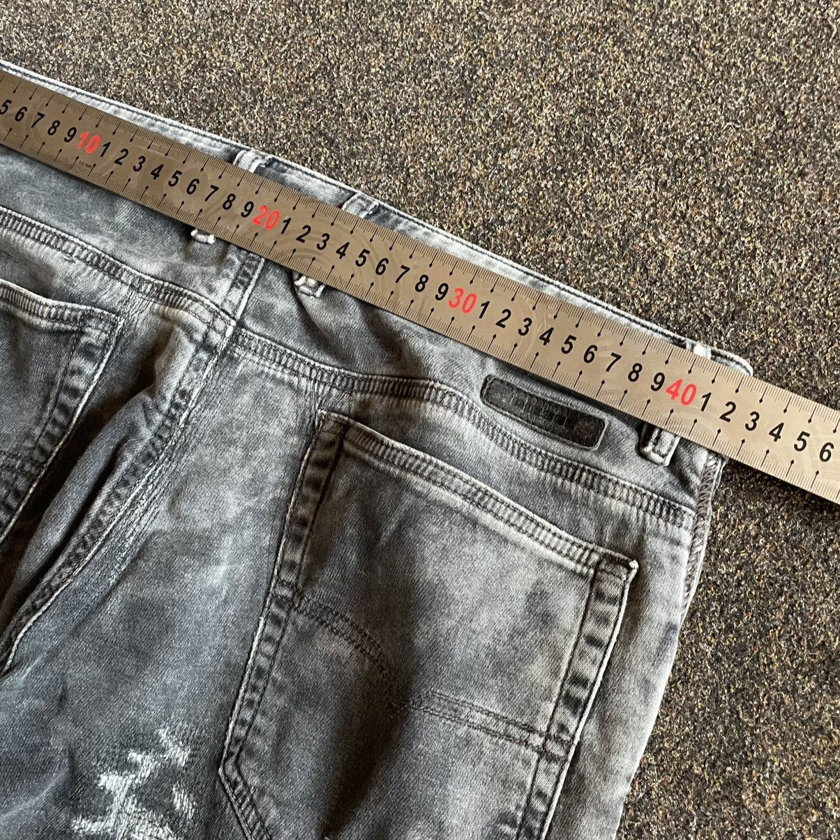 Diesel Vintage Y2K Distressed Baggy Jeans Grunge Skate Aesthetic 30 Size US 30 / EU 46 - 6 Thumbnail