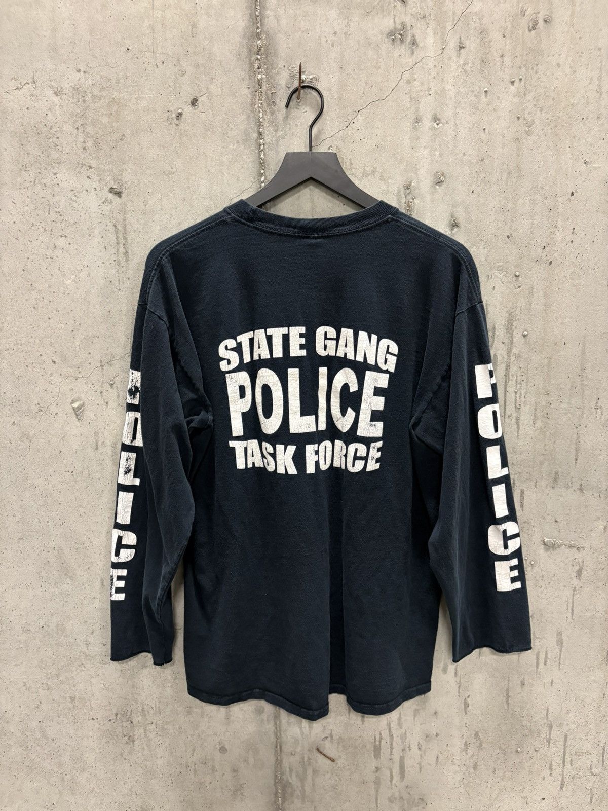 Vintage Vintage Gang Task Force Police Shirt Faded Distress Grunge Size US L / EU 52-54 / 3 - 3 Thumbnail