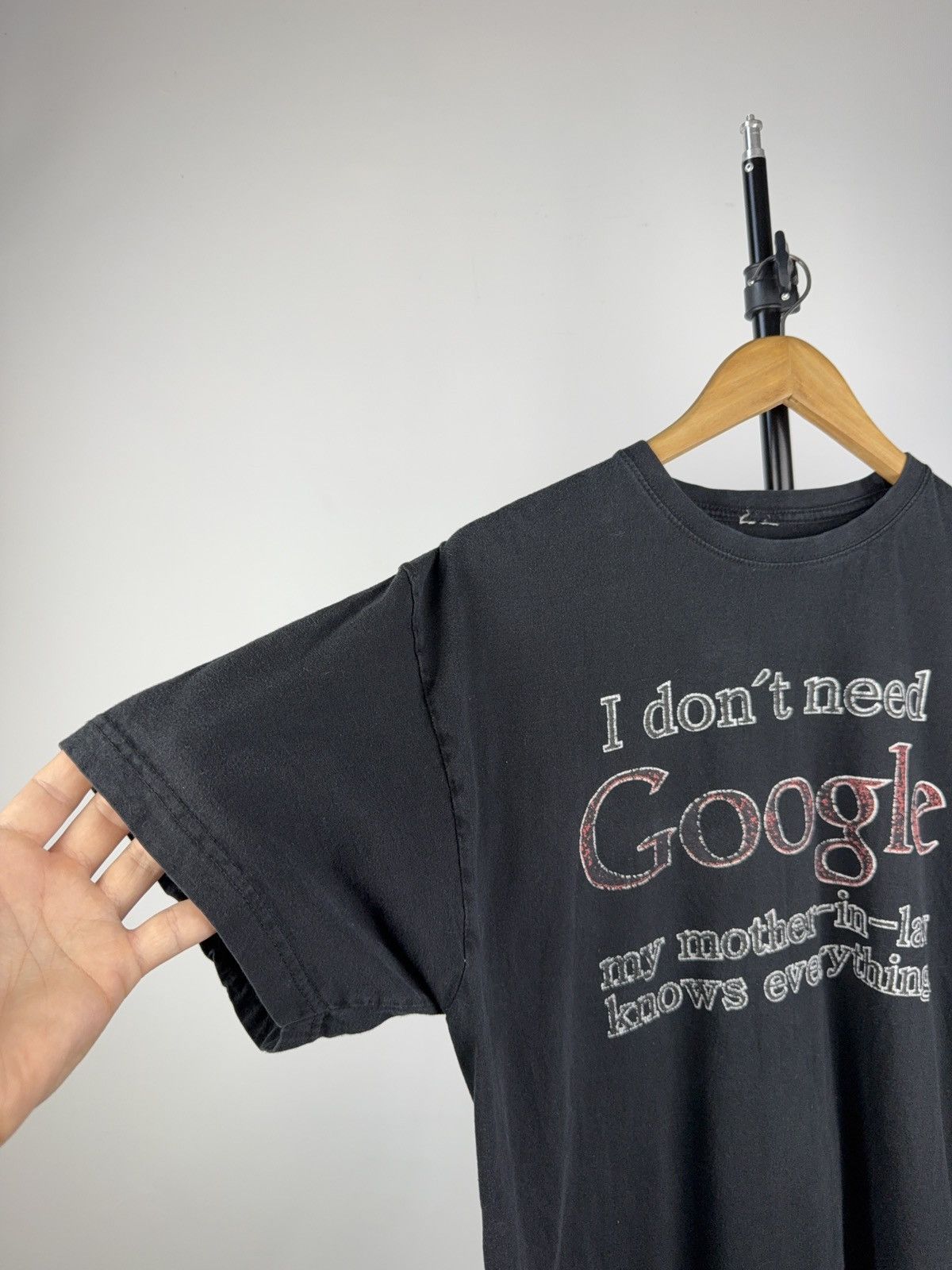 Vintage 00s I don’t need Google my mother-in-law knows Humor T-shirt Size US L / EU 52-54 / 3 - 4 Thumbnail