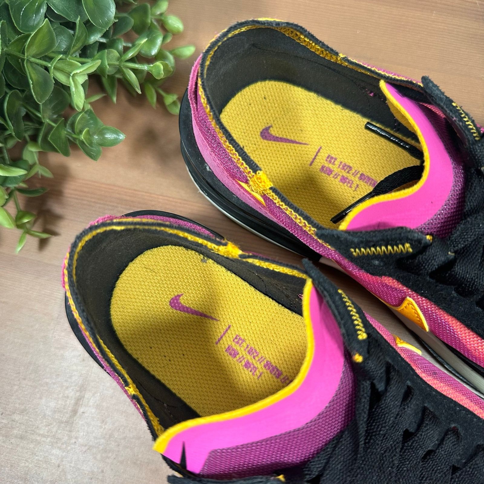 Nike Nike Men's Waffle One Active Fuchsia Shoes Size 6.5 Size US 6.5 / EU 39-40 - 7 Thumbnail