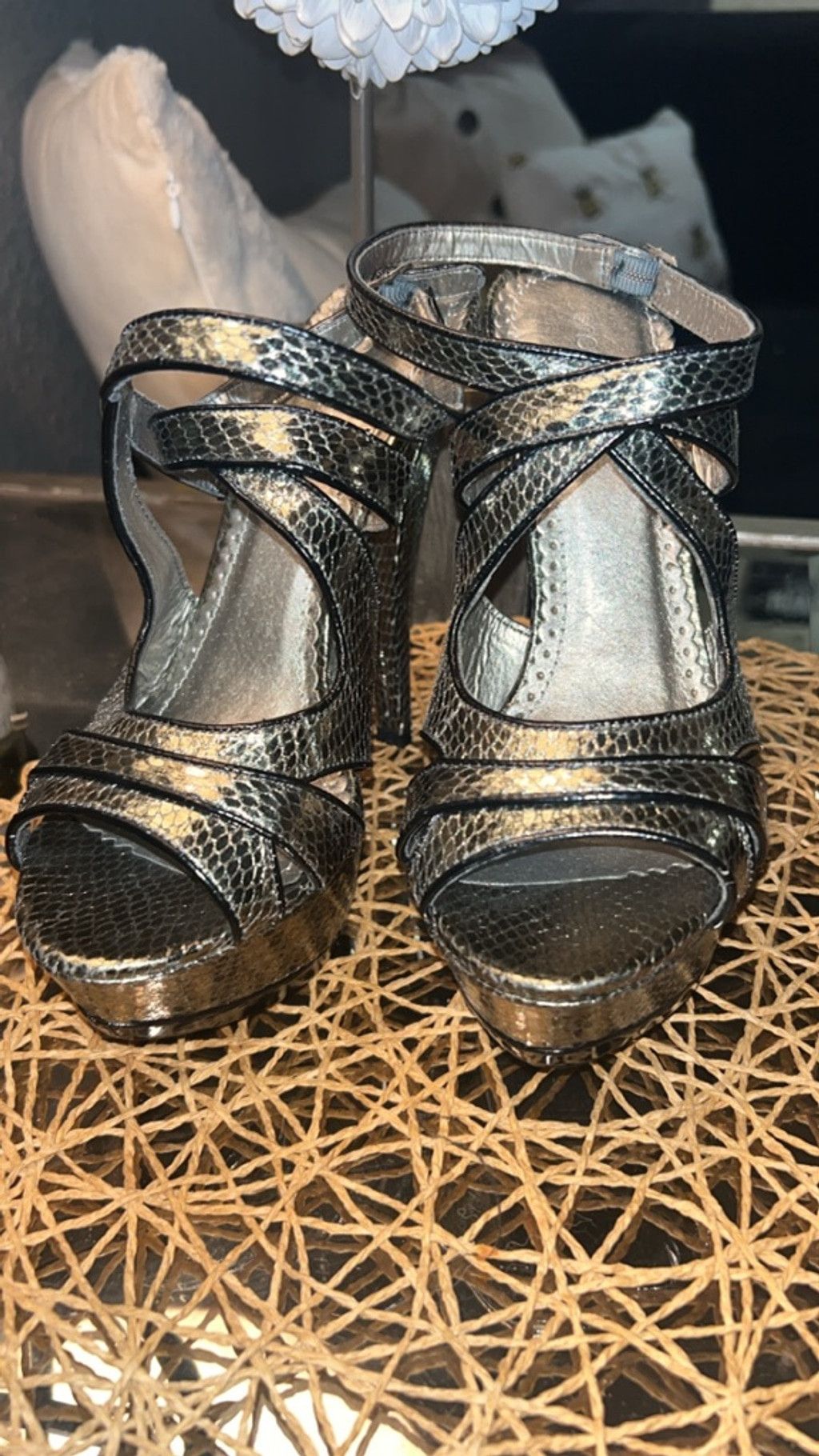 The Unbranded Brand Women's Gold & Black Snake Print Platform Heels Size 7.5 Size US 7.5 / IT 37.5 - 2 Thumbnail