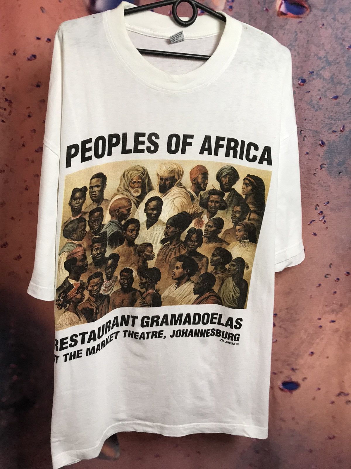 Other Vintage People of Africa restaurant gramadoelas 90s t shirt Size US XL / EU 56 / 4 - 2 Thumbnail