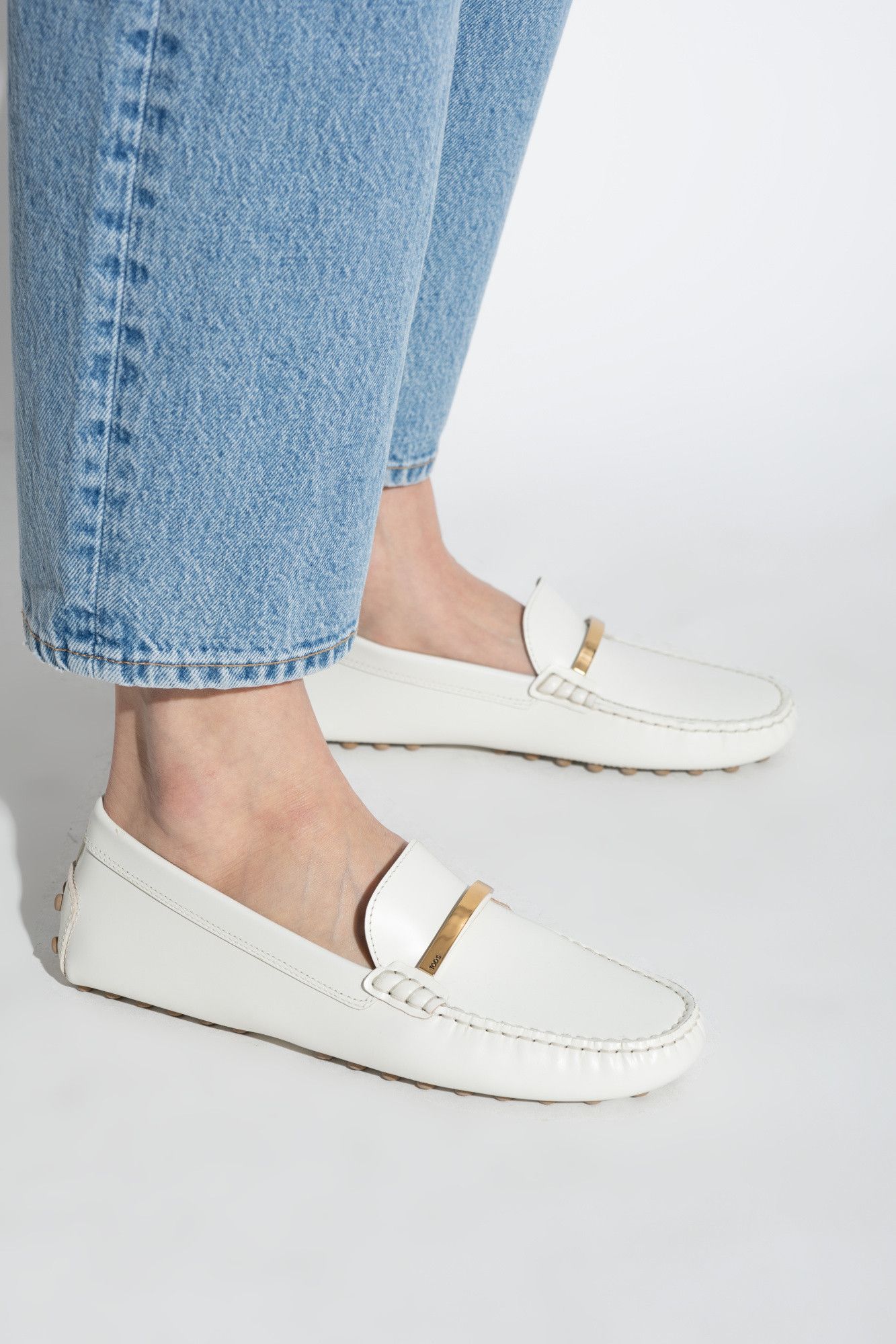 Tod's o1s22i1n0325 Calfskin Driving Loafers in White Size US 5 / IT 35 - 2 Thumbnail