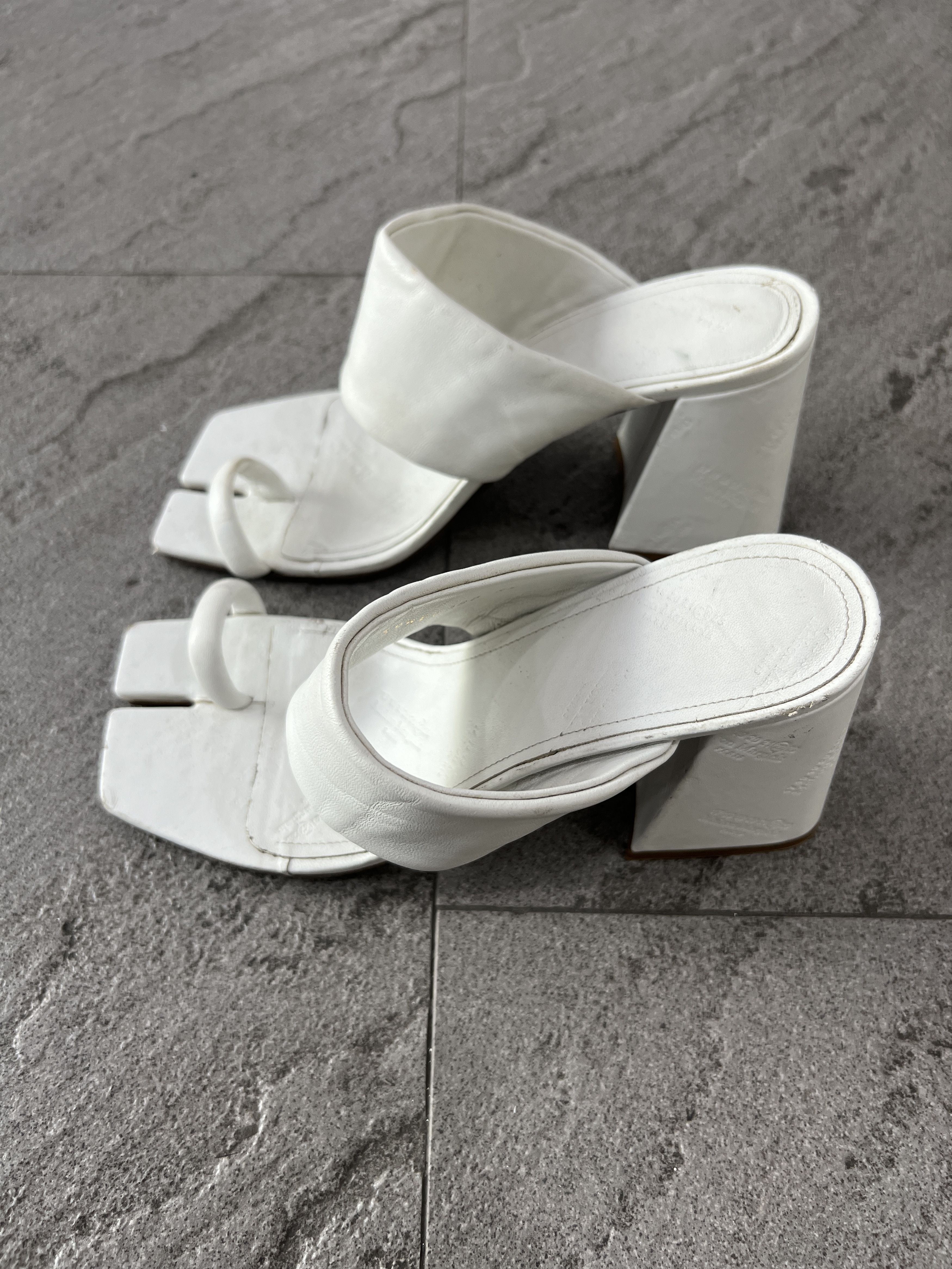 Maison Margiela Maison Margiela Tabi White Leather Heel Sandals Size 38 Size US 8 / IT 38 - 2 Thumbnail