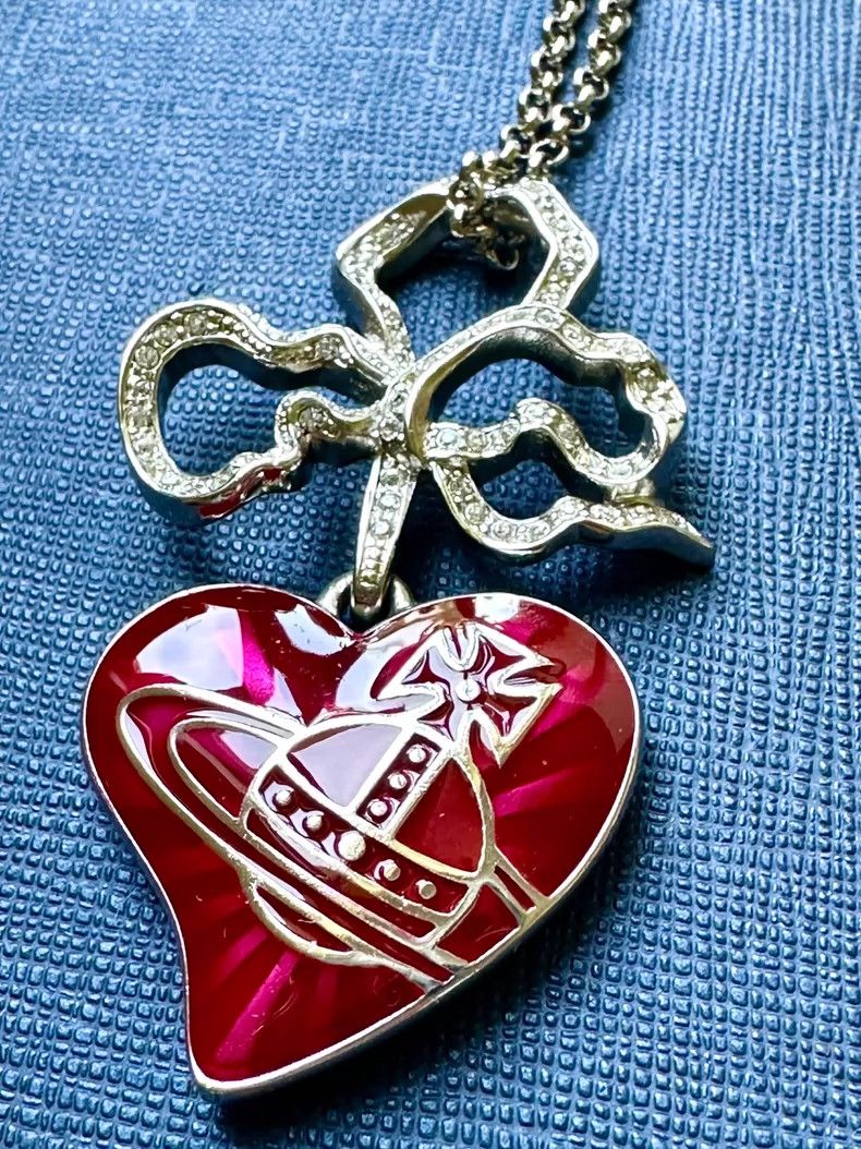Vivienne Westwood Vivienne Westwood Heart-shaped Saturn crystal enamel penda Size ONE SIZE - 7 Thumbnail