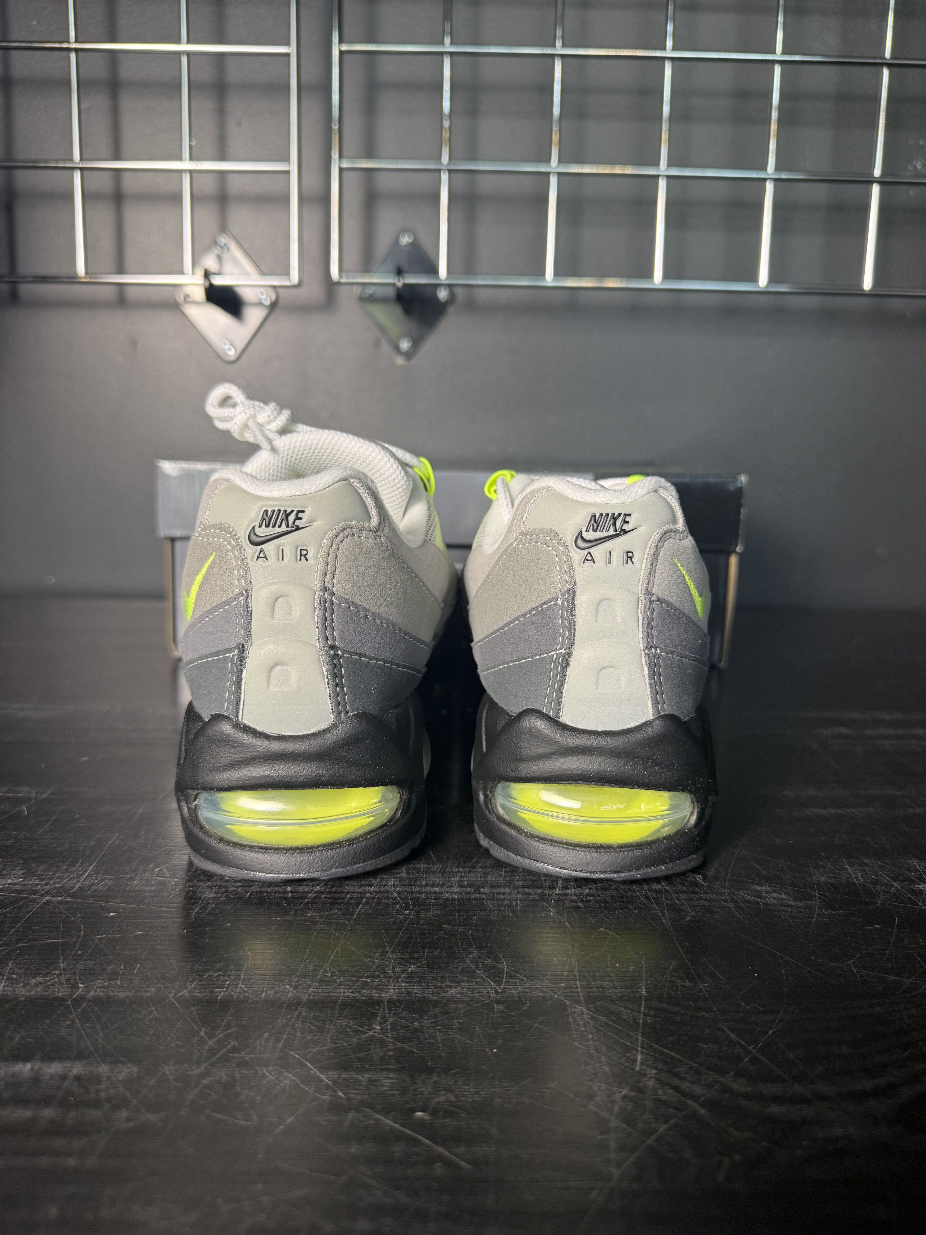Nike Nike Air Max 95 Big Bubble "Neon" (2026) (WMNS) Size US 8.5 / IT 38.5 - 3 Thumbnail