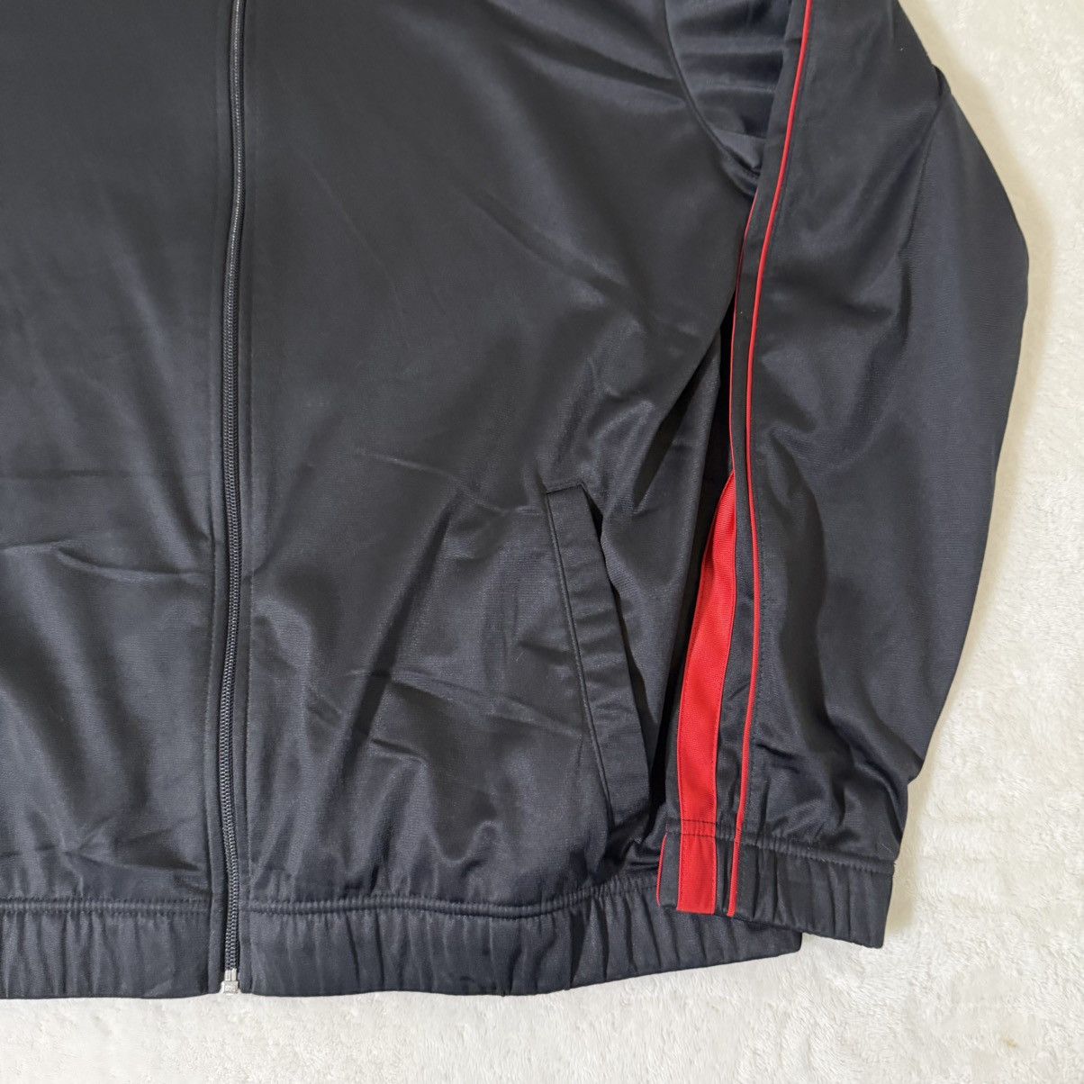 Nike y2k black and red Nike track jacket Size US L / EU 52-54 / 3 - 4 Thumbnail