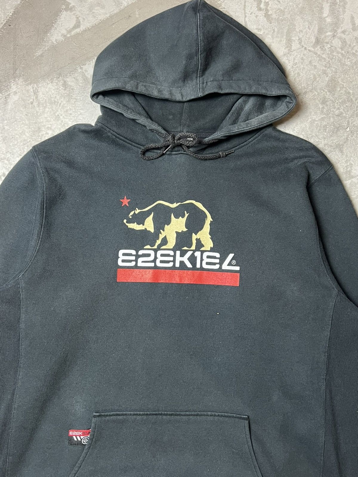 Ezekiel Vintage Skateboarding Ezekiel Hoodie Size US XL / EU 56 / 4 - 1 Thumbnail