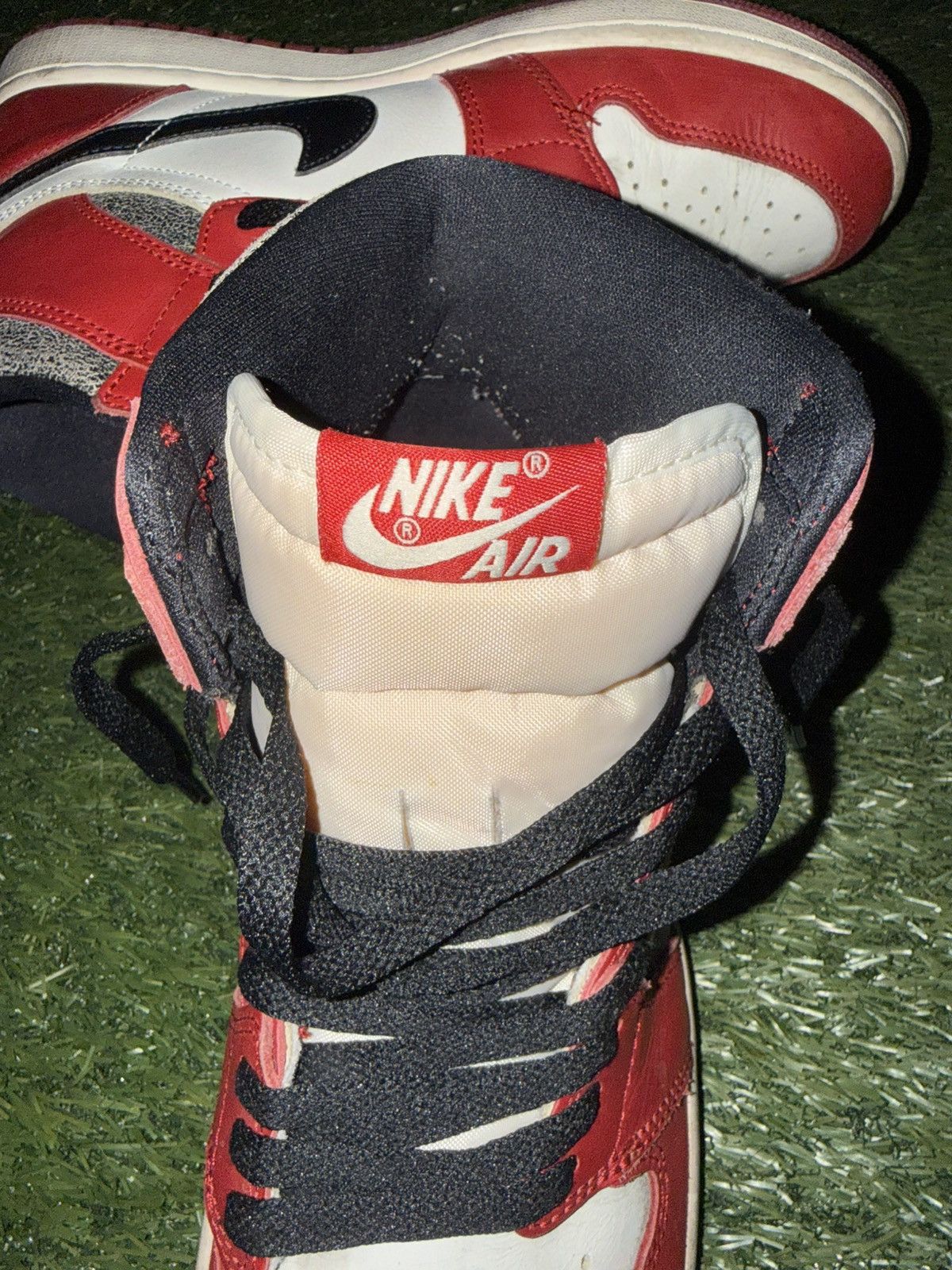 Nike Air Jordan 1 Chicago Lost and Found Size US 9.5 / EU 42-43 - 5 Thumbnail